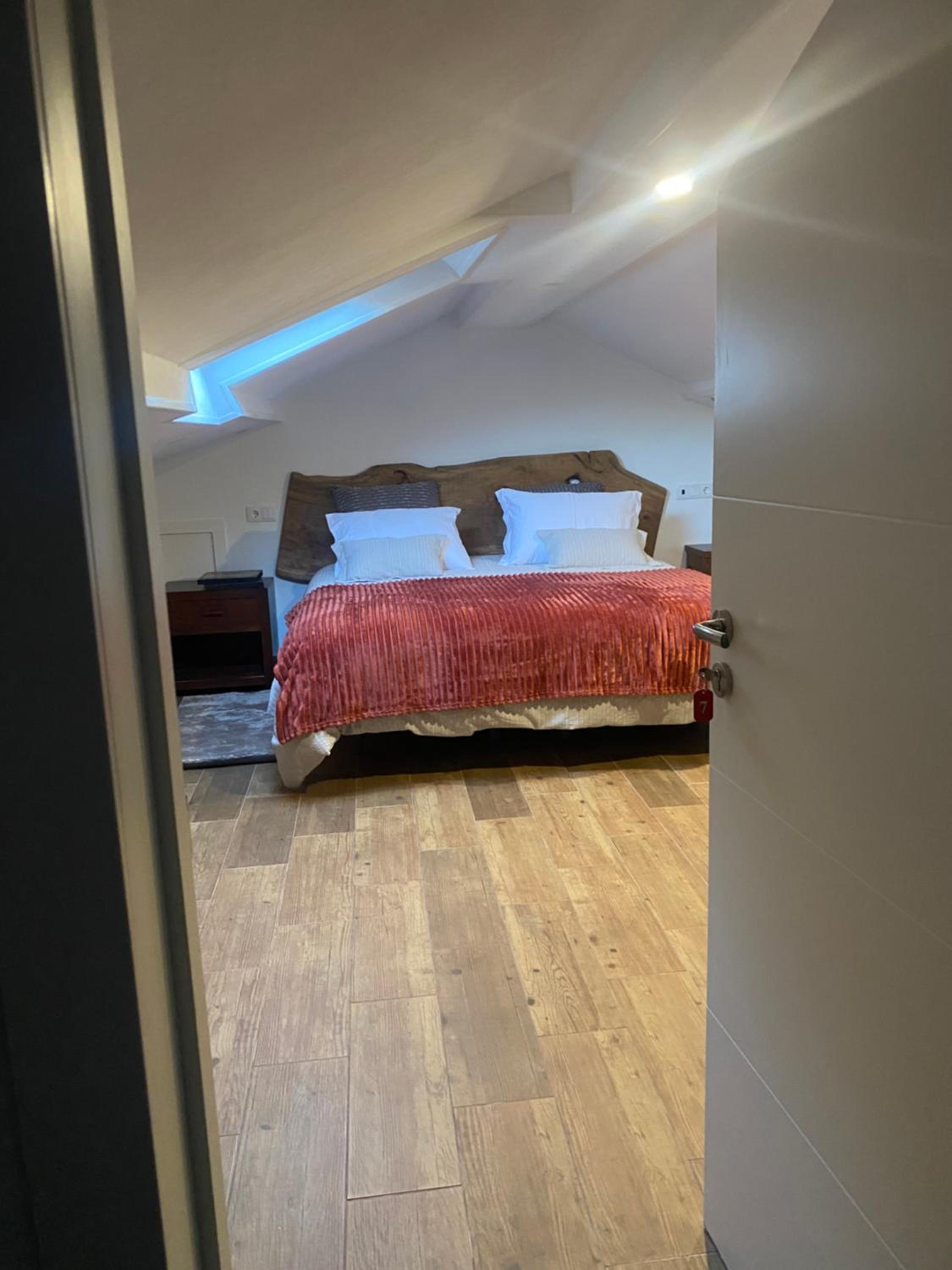Large Single Room photo 2