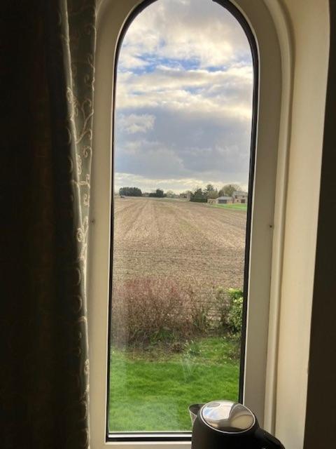 Standard Twin Room with Garden View - Photo 3