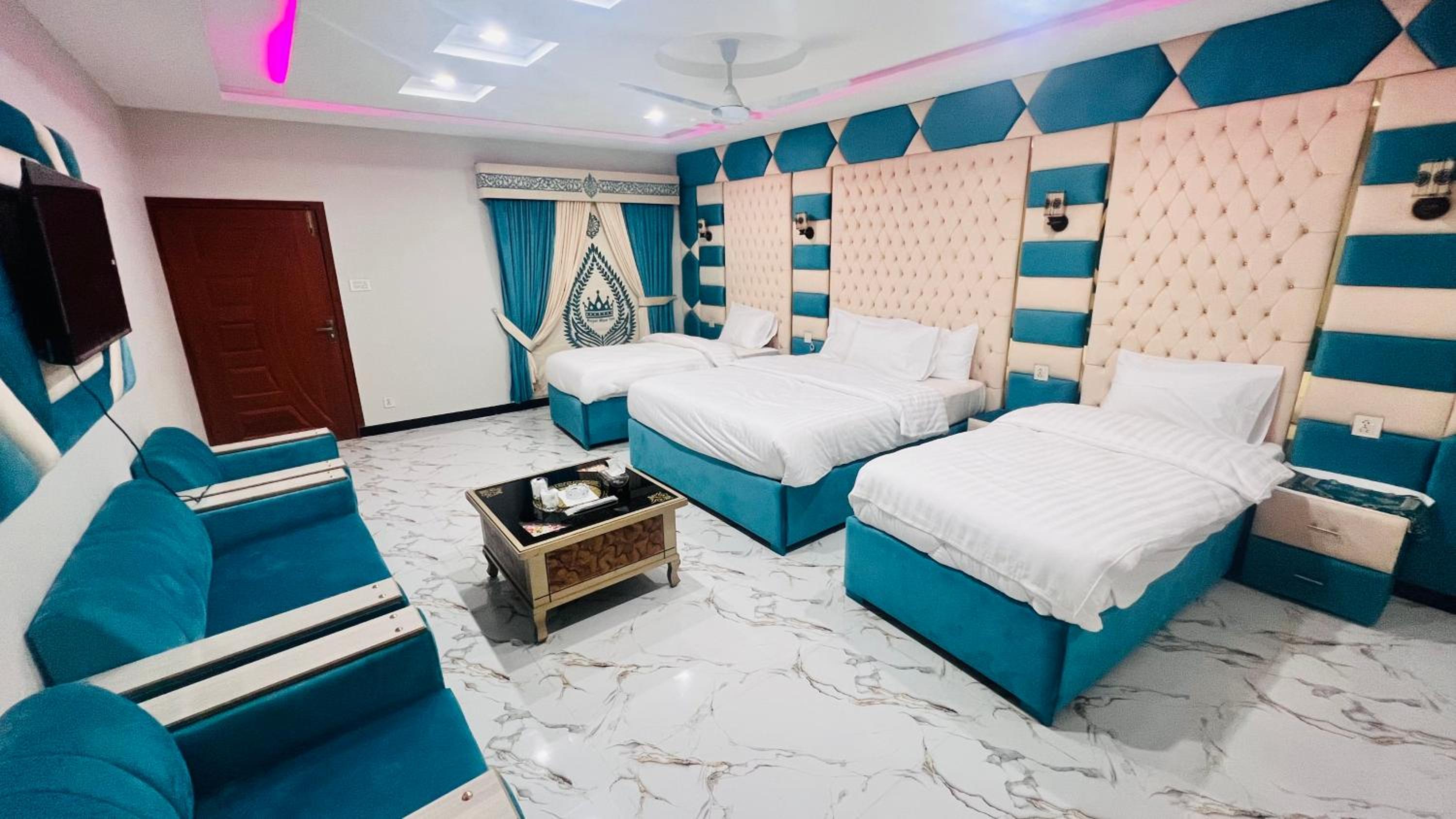 Deluxe Family Suite
