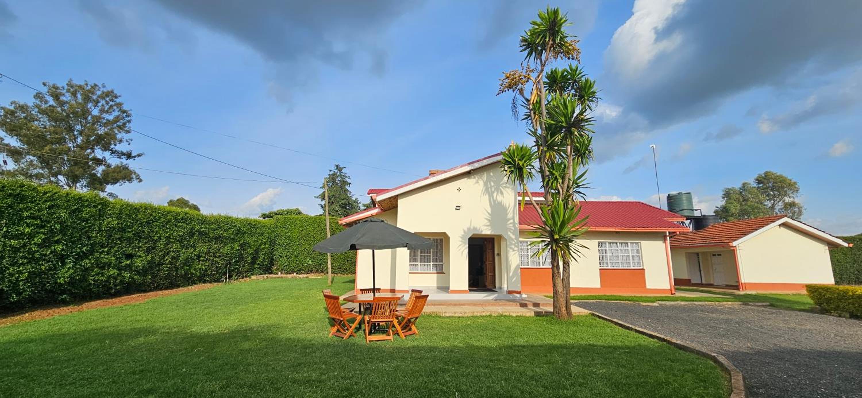 Three-Bedroom Villa photo 3