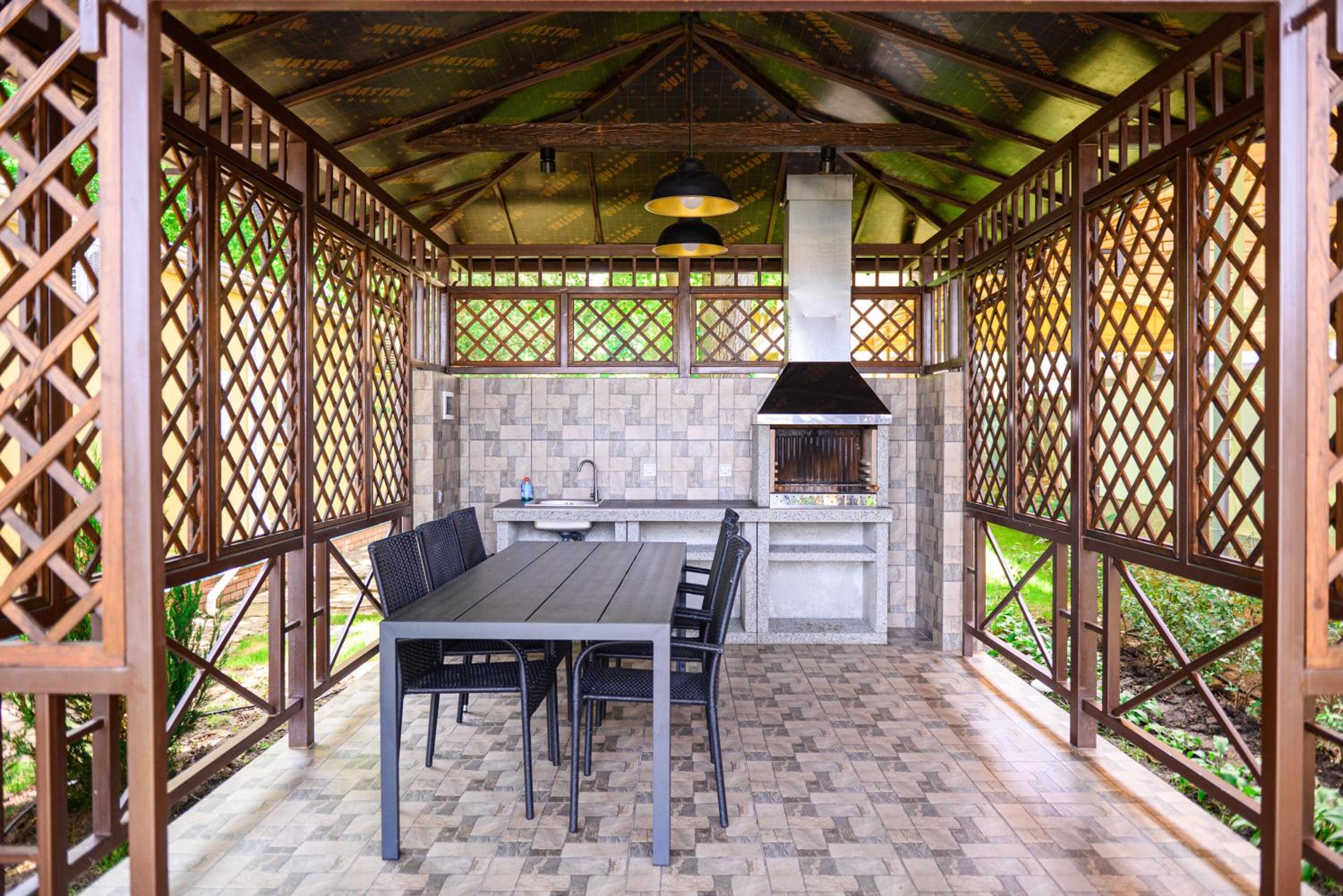 Bungalow avec gazebo barbecue photo 3
