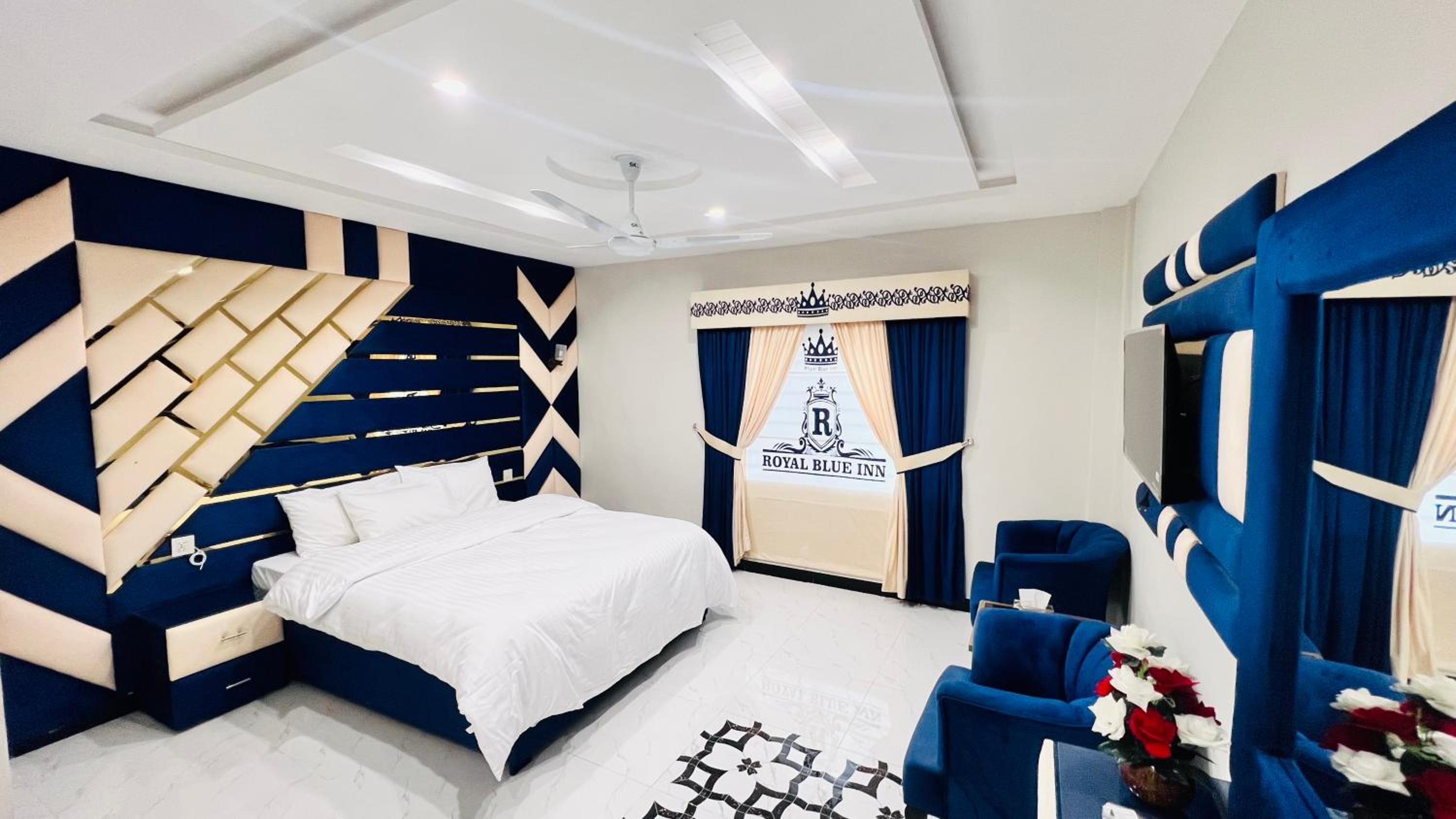 Deluxe Queen Room