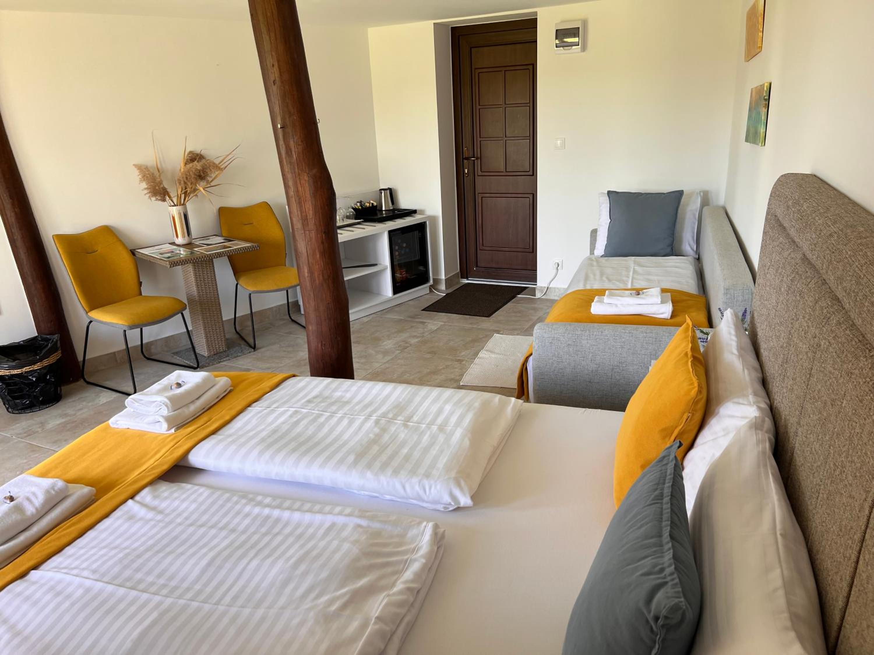 Double Room with Extra Bed photo 3