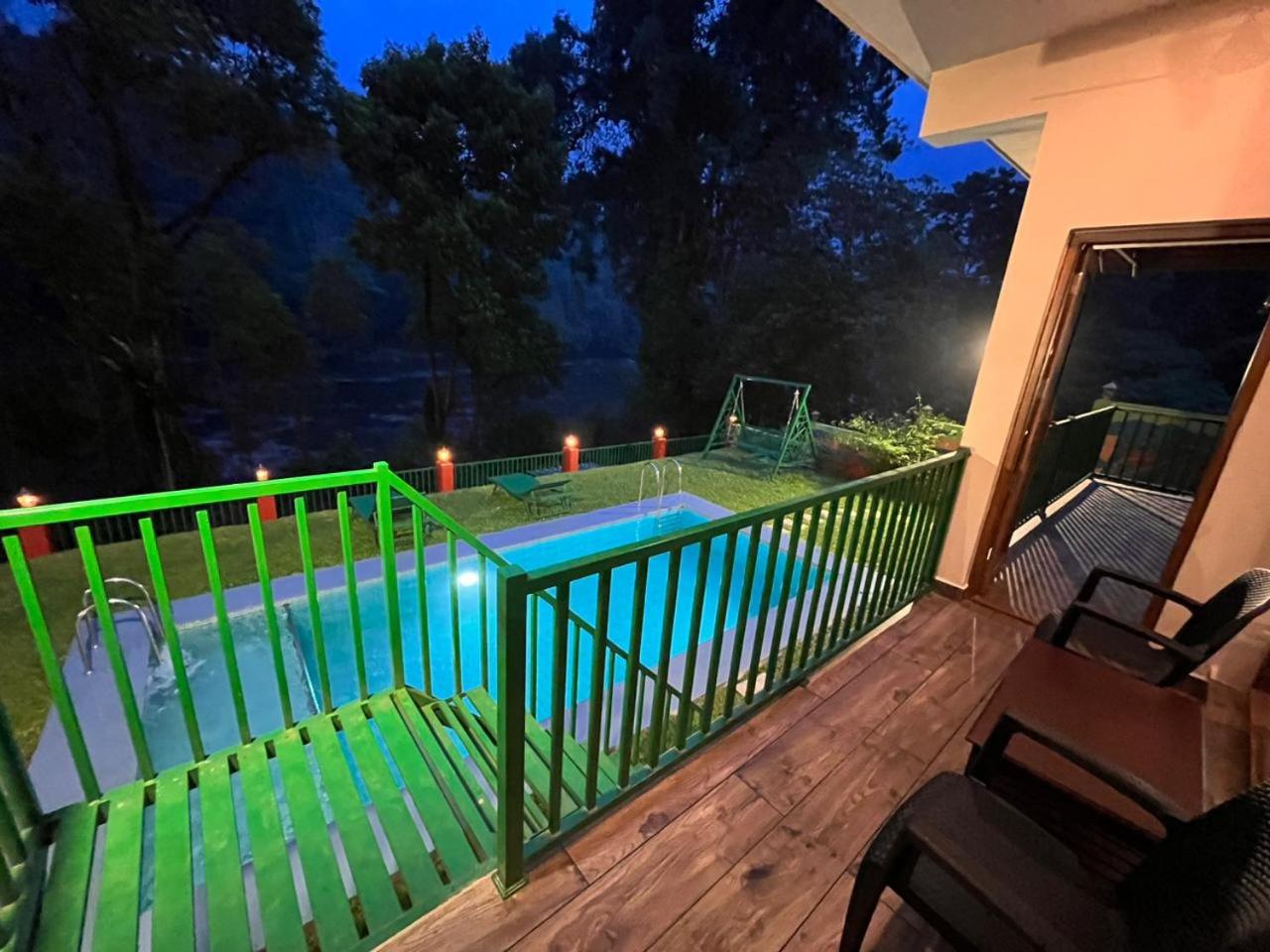 Suite with River View - Photo 23