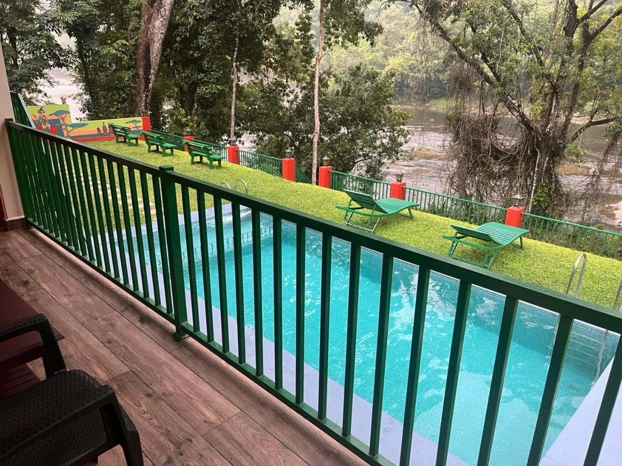 Suite with River View - Photo 20
