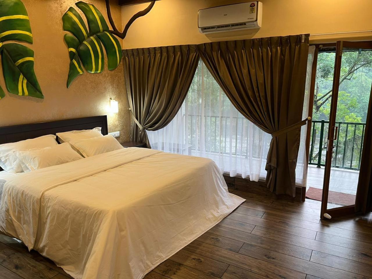 Suite with River View - Photo 19