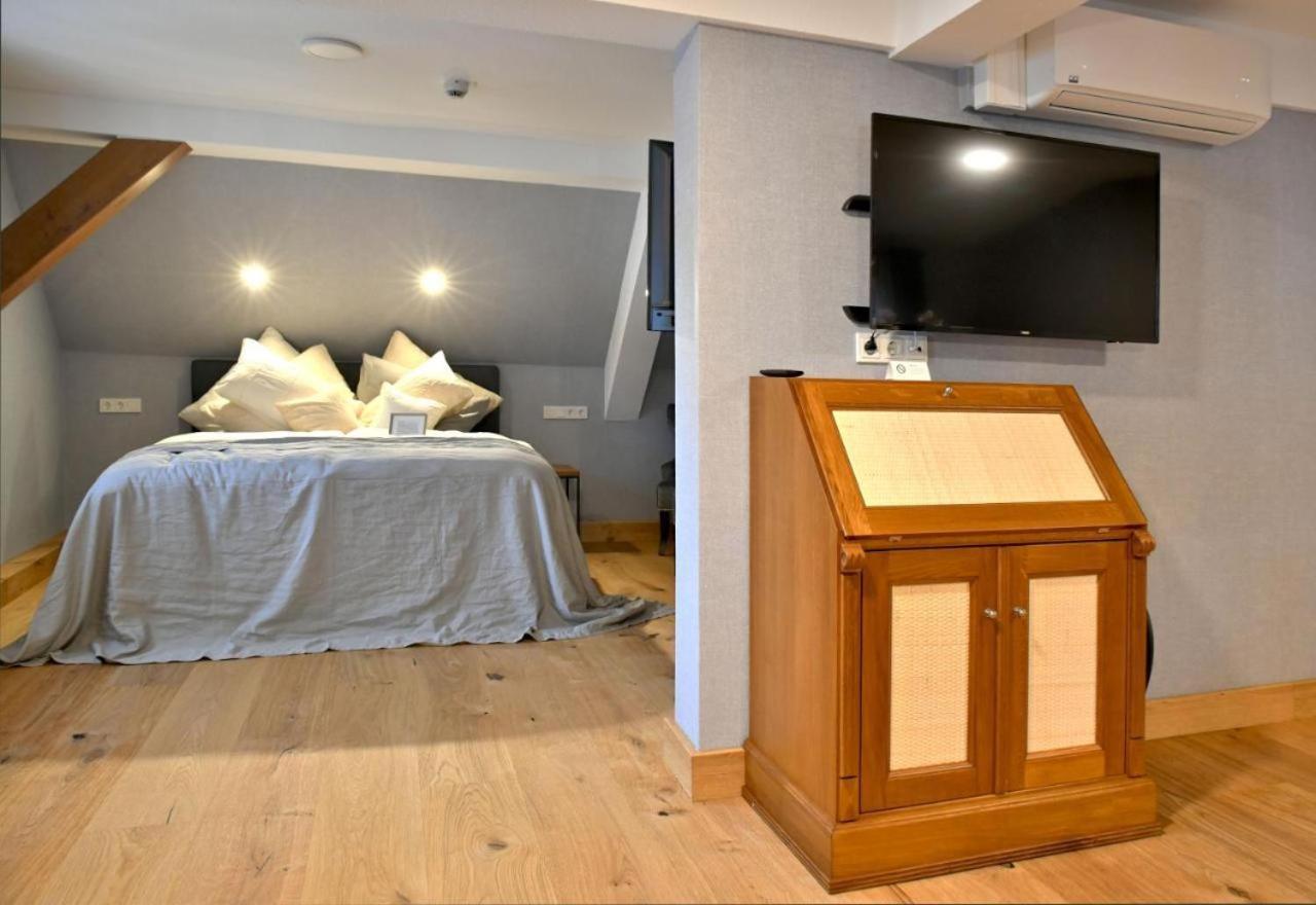 Deluxe Double Room with Bath photo 1