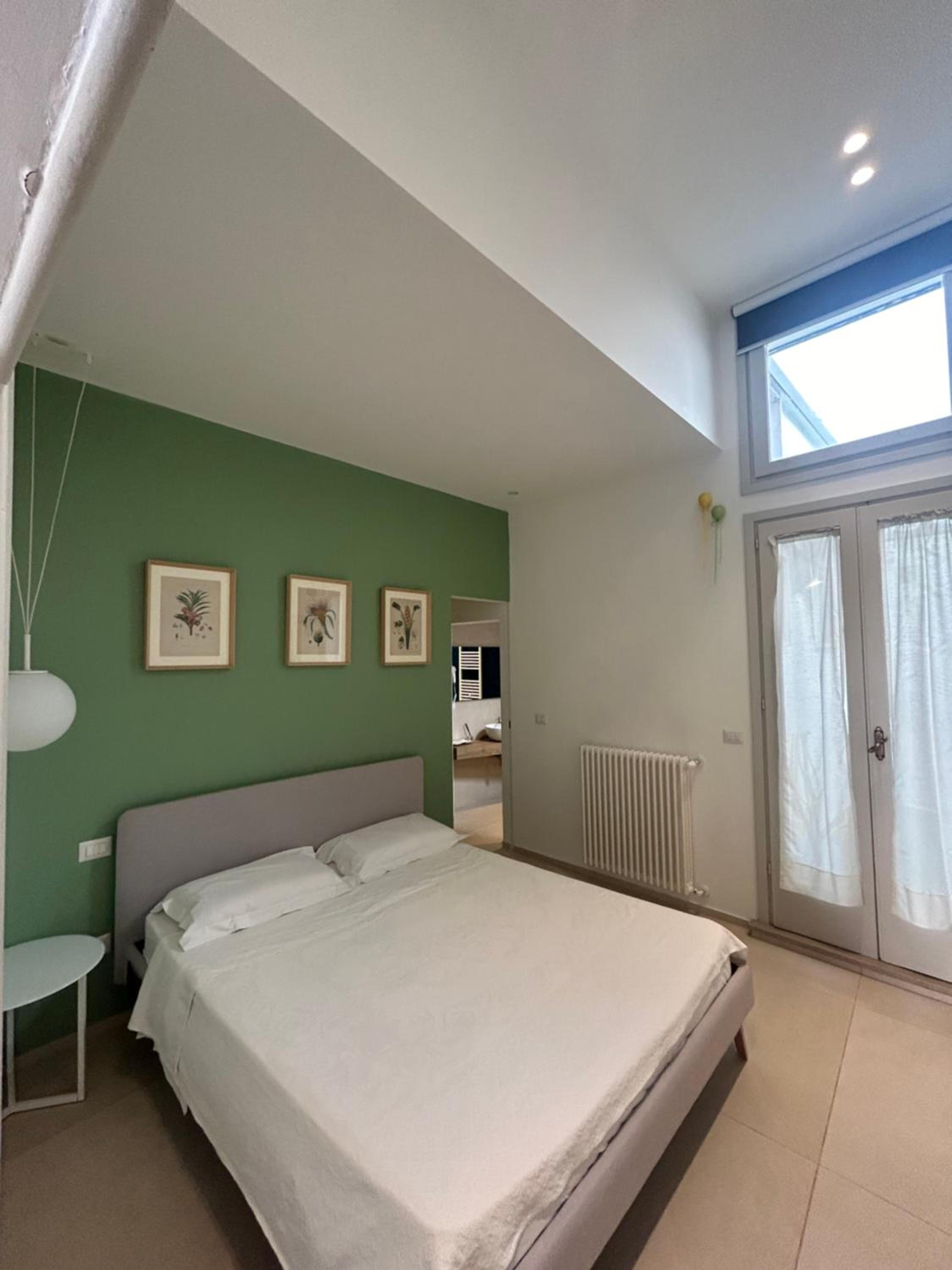 One-Bedroom Apartment - Photo 7