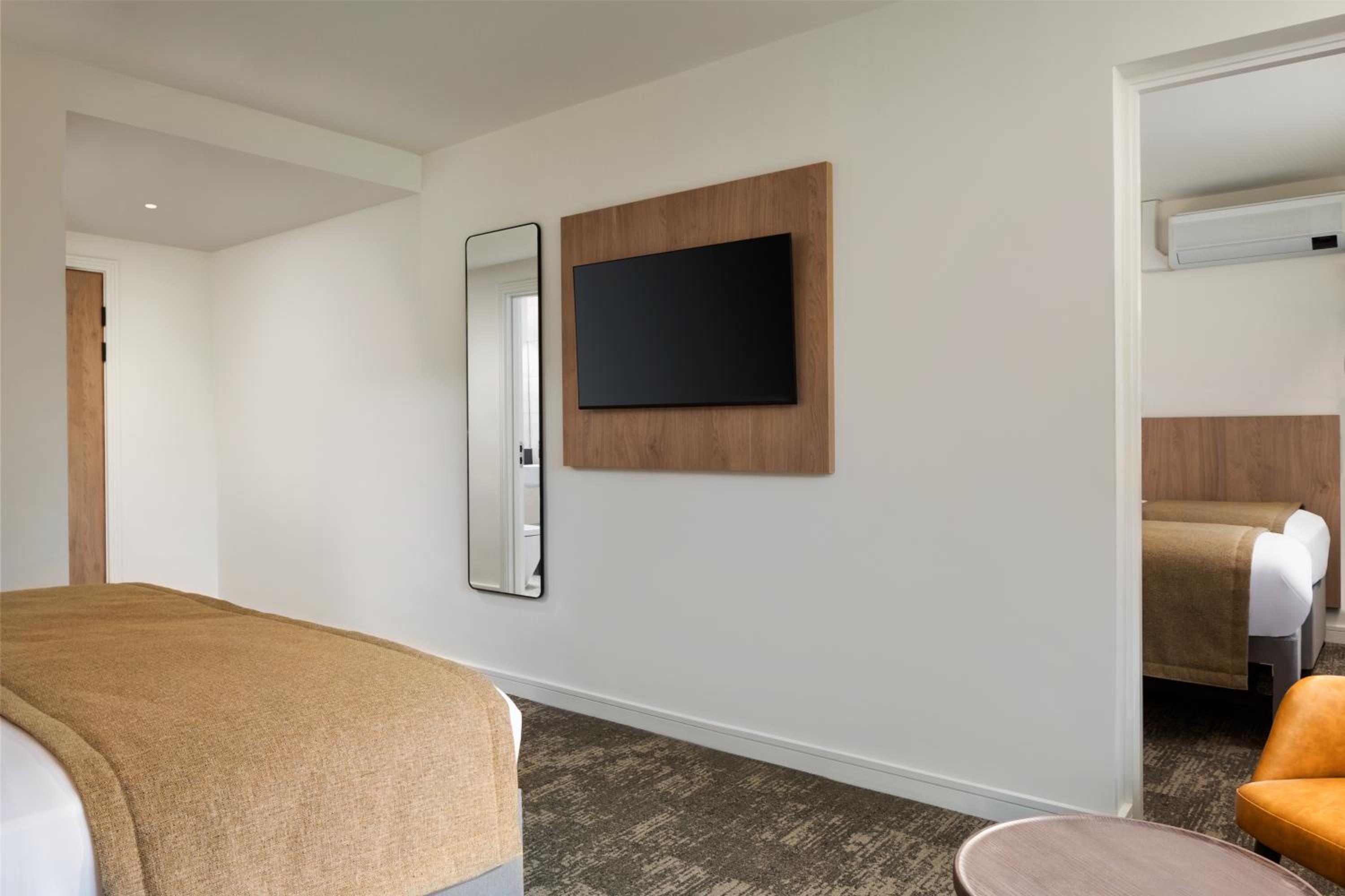 Family Room photo 3