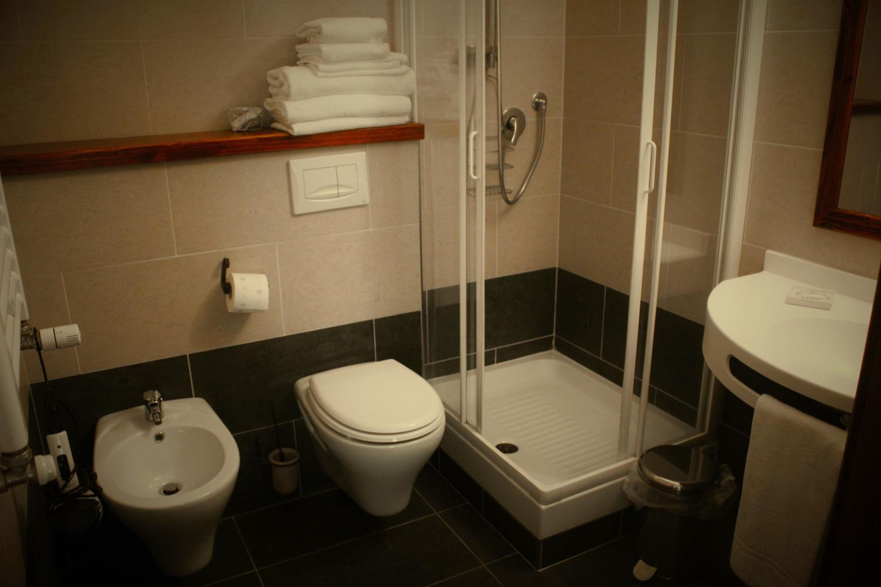 Triple Room - Photo 11