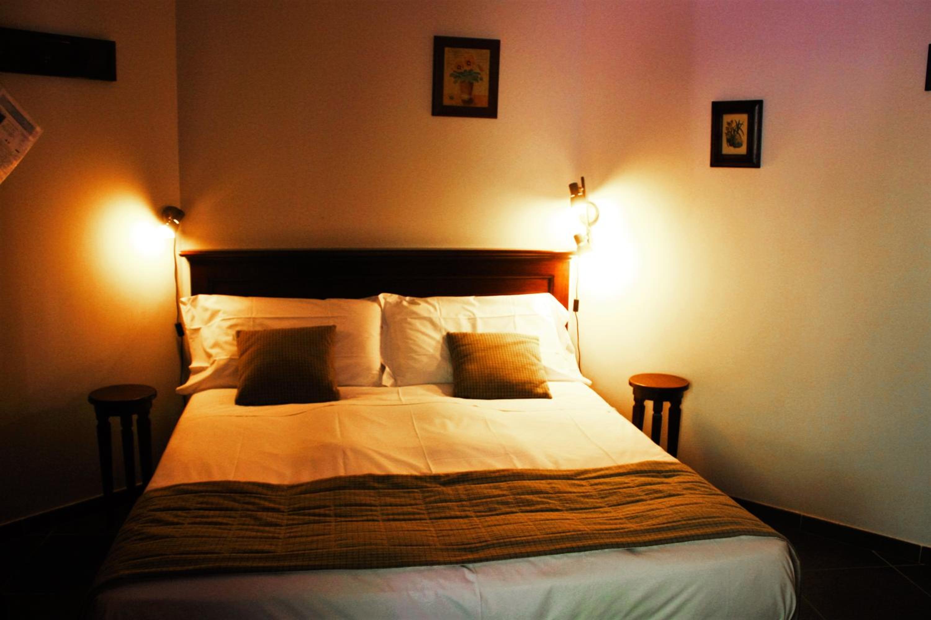 Standard Double Room - Photo 4