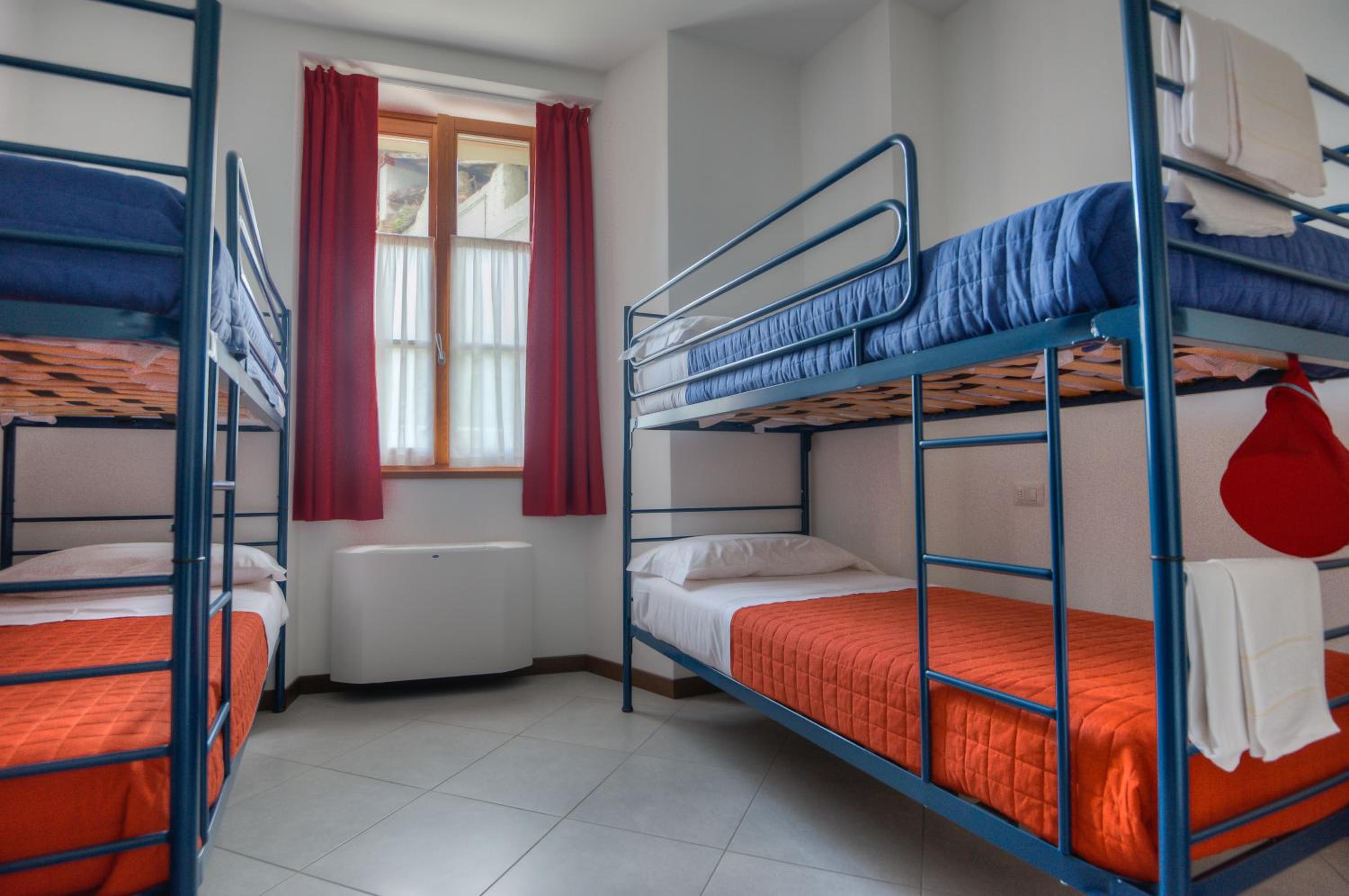 Bed In 8-Bed Mixed Dormitory Room photo 3