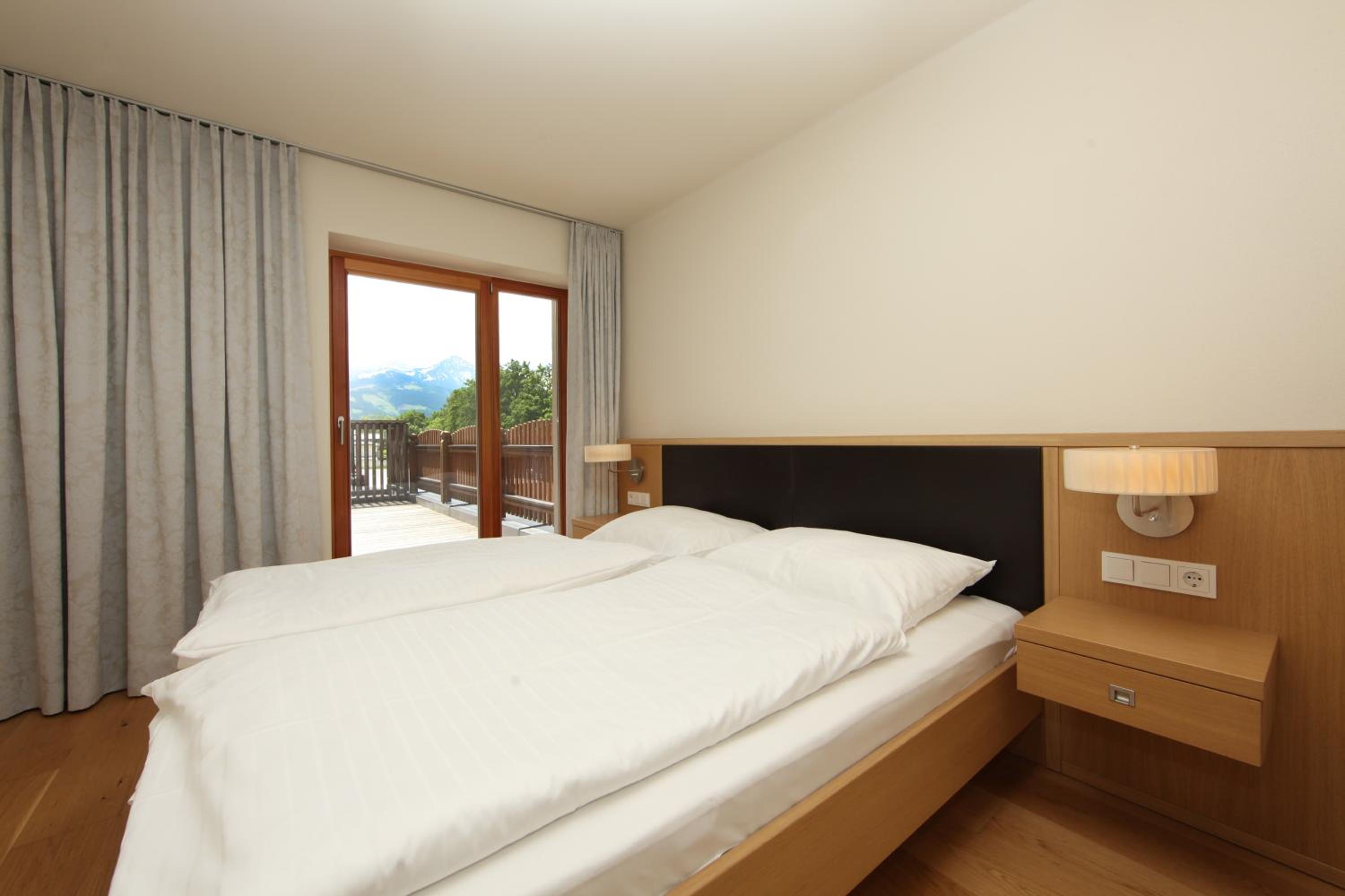 One-Bedroom Apartment with Terrace photo 1