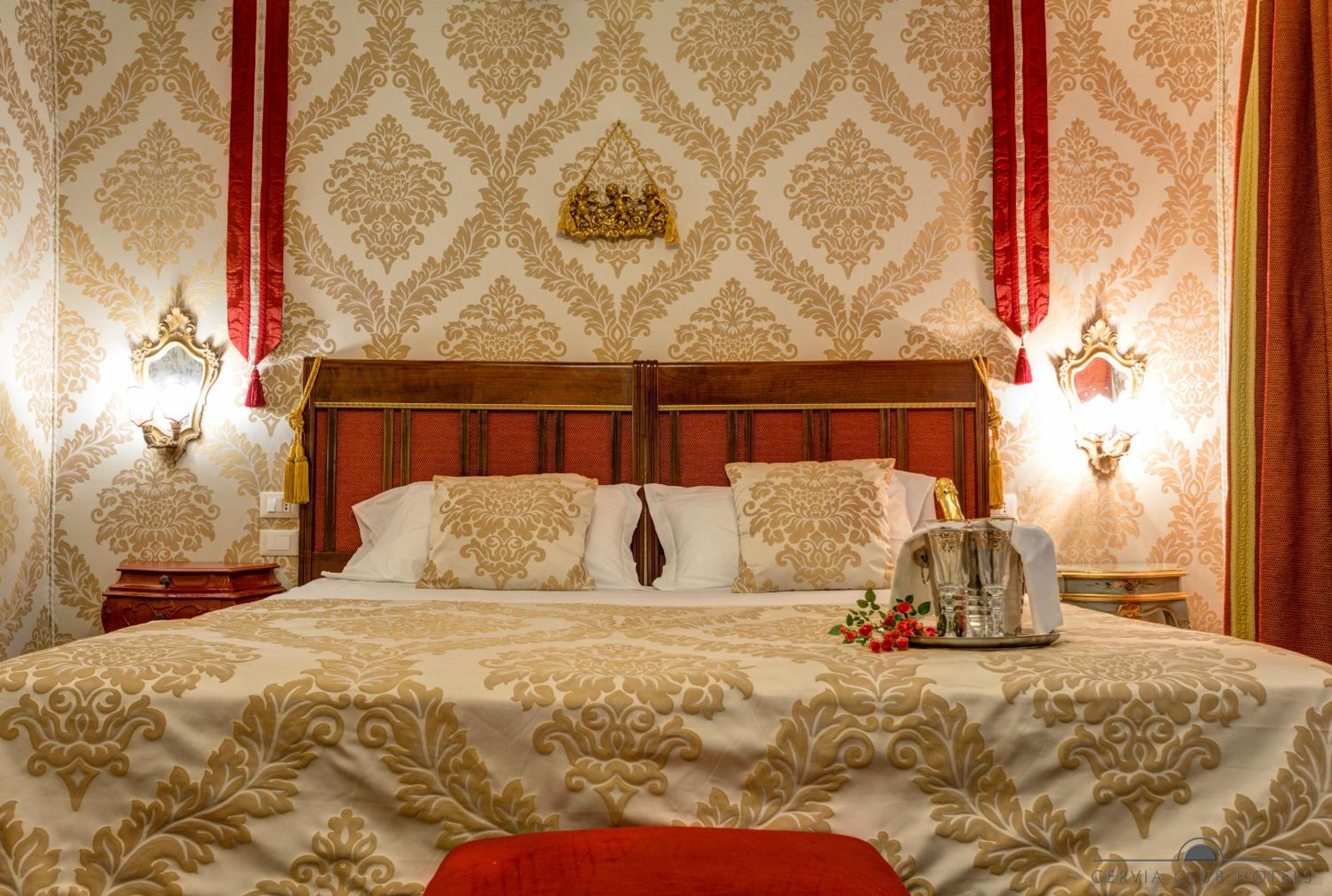 Deluxe King Room photo 3