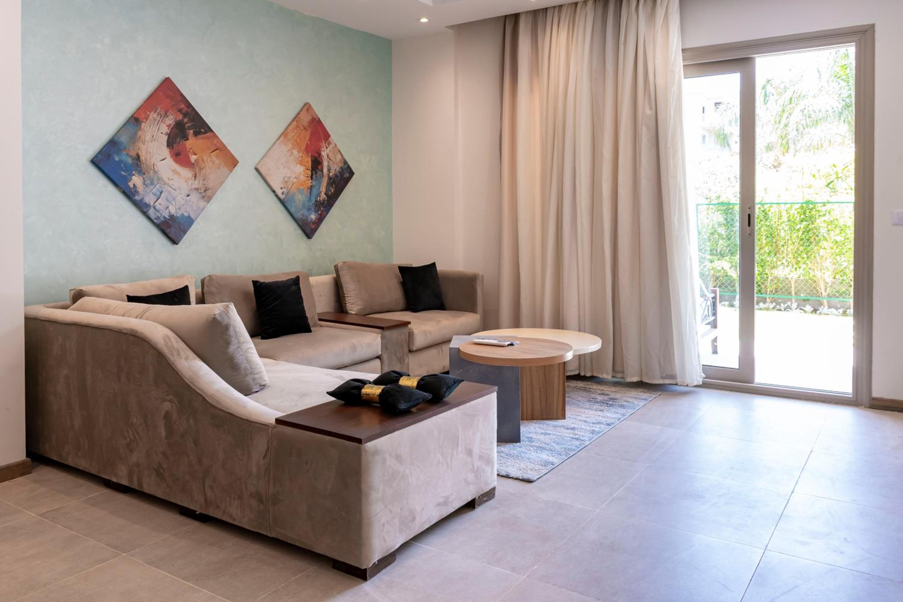Three-Bedroom Premium Apartment photo 1