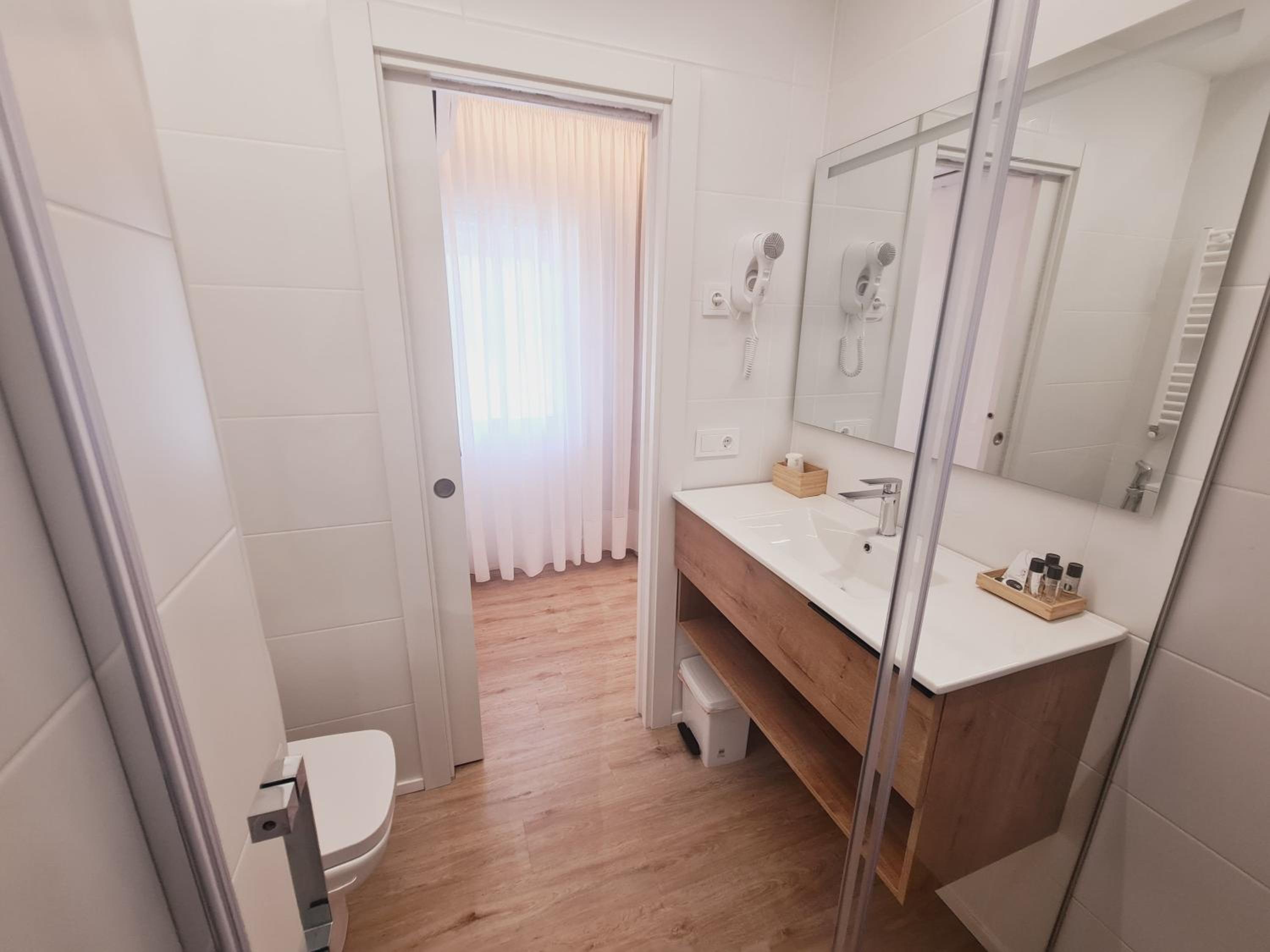Double or Twin Room with Side Sea View photo 2