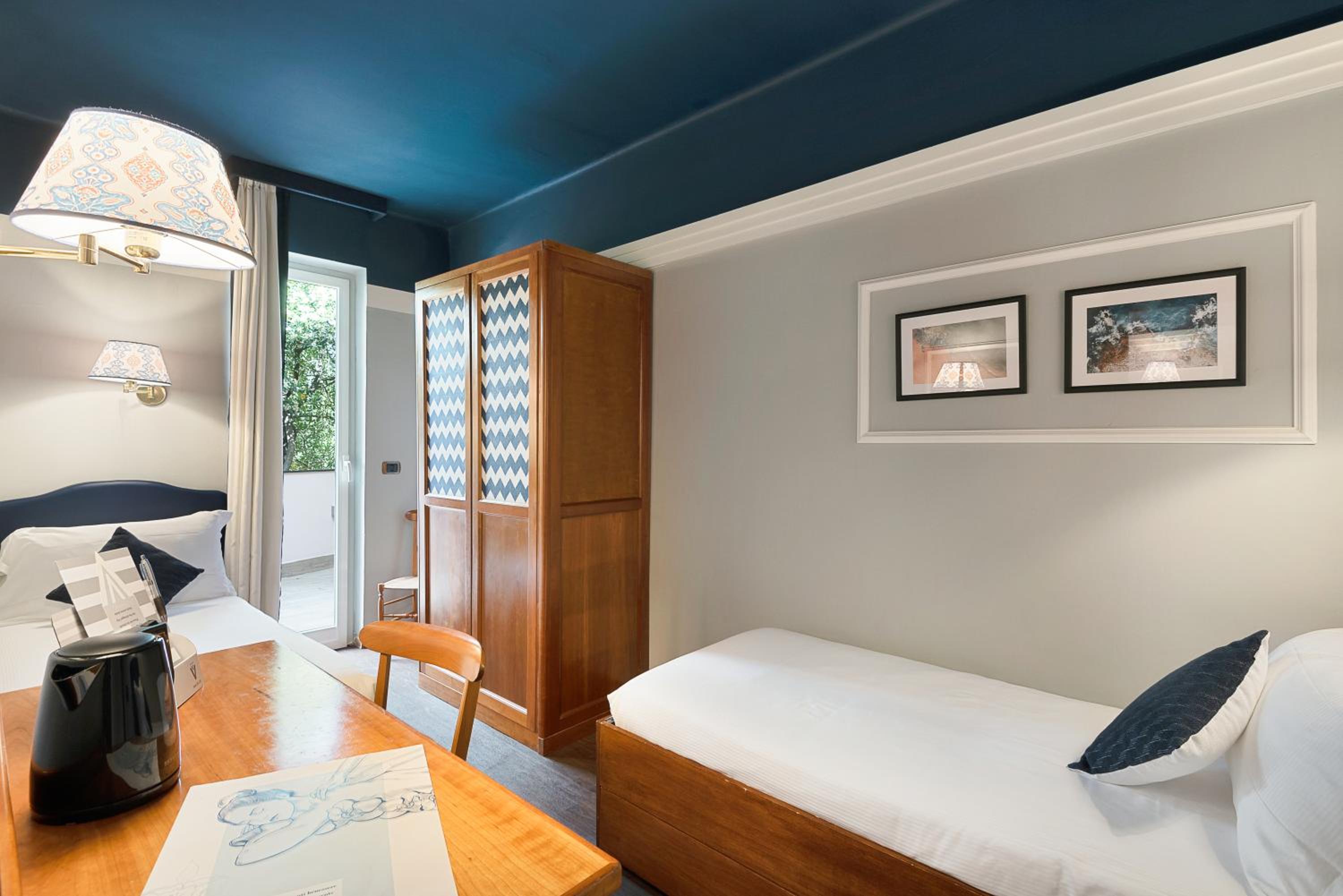 Family Room with Terrace - Photo 10