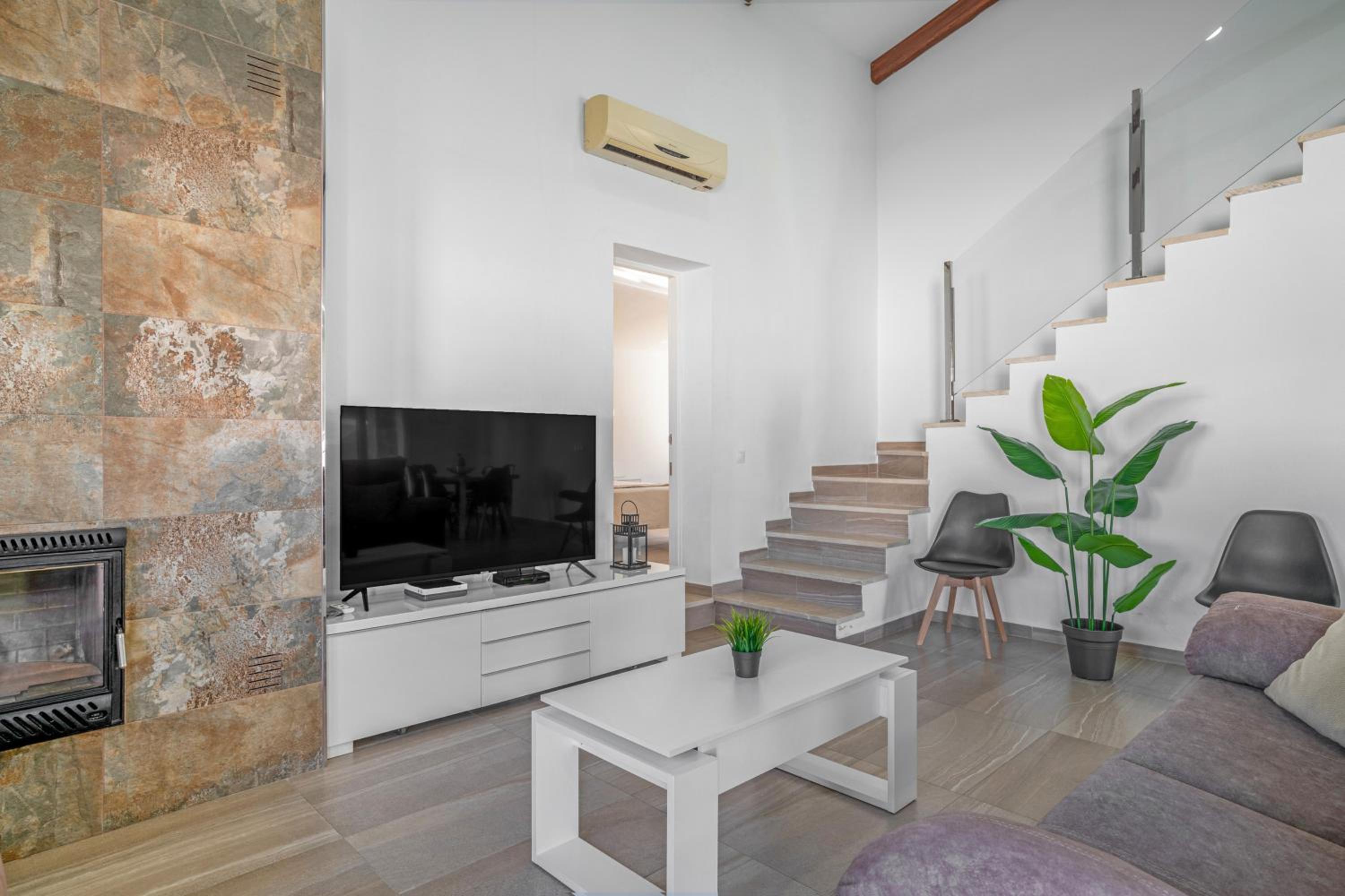 Superior Apartment with City View photo 2