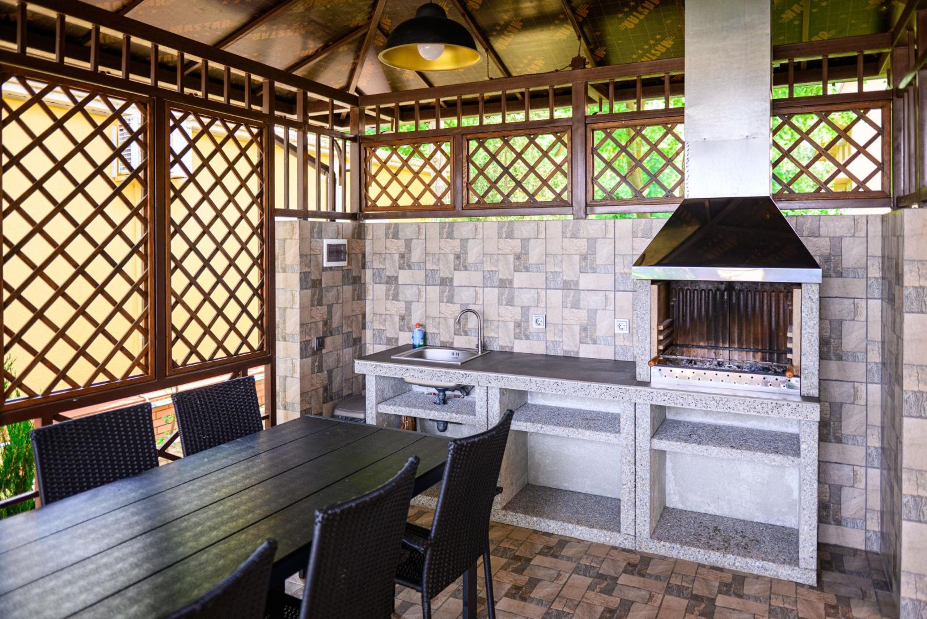 Bungalow avec gazebo barbecue photo 3