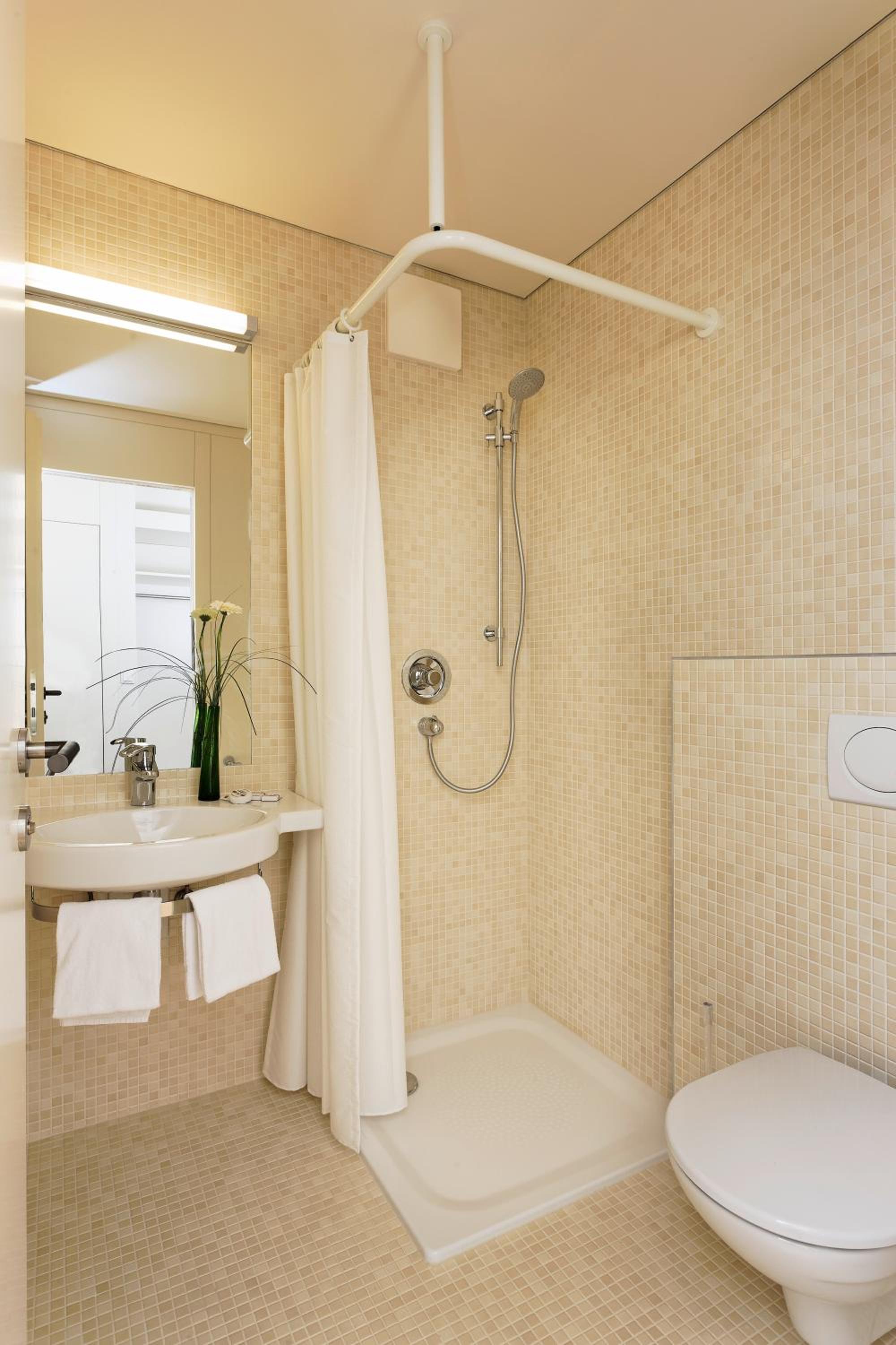 Two-Bedroom Apartment with Balcony photo 2