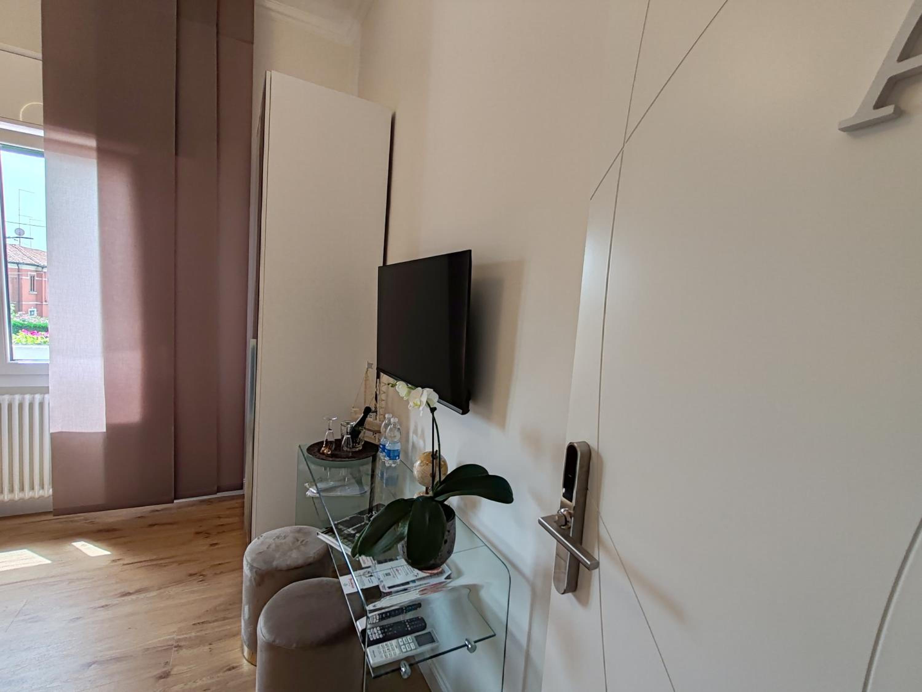 Large Double Room