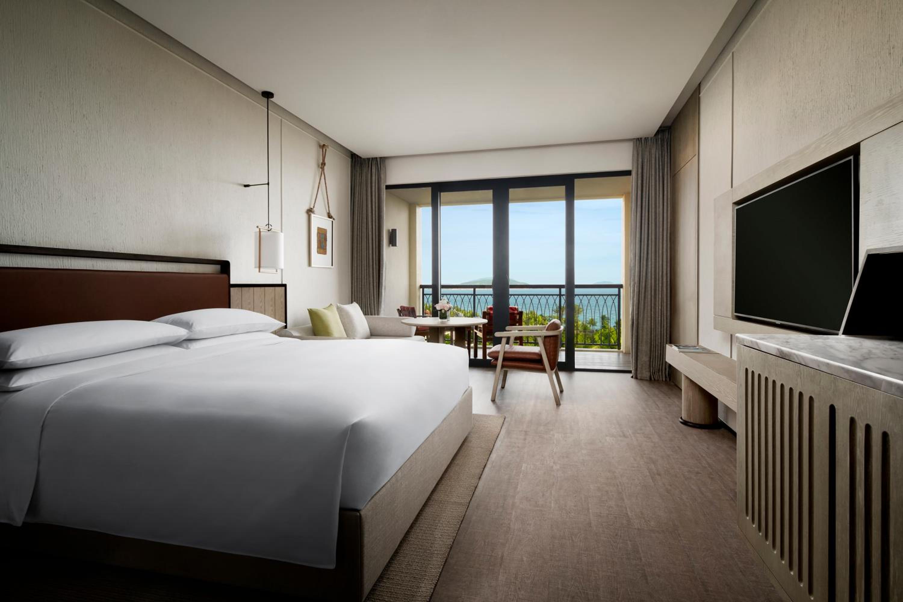 Long Stay offer - Deluxe Ocean View Room King（Including Daily Sea Food Buffet Dinner & Daily breakfast for 2 adults & 2 children below 6 years old）