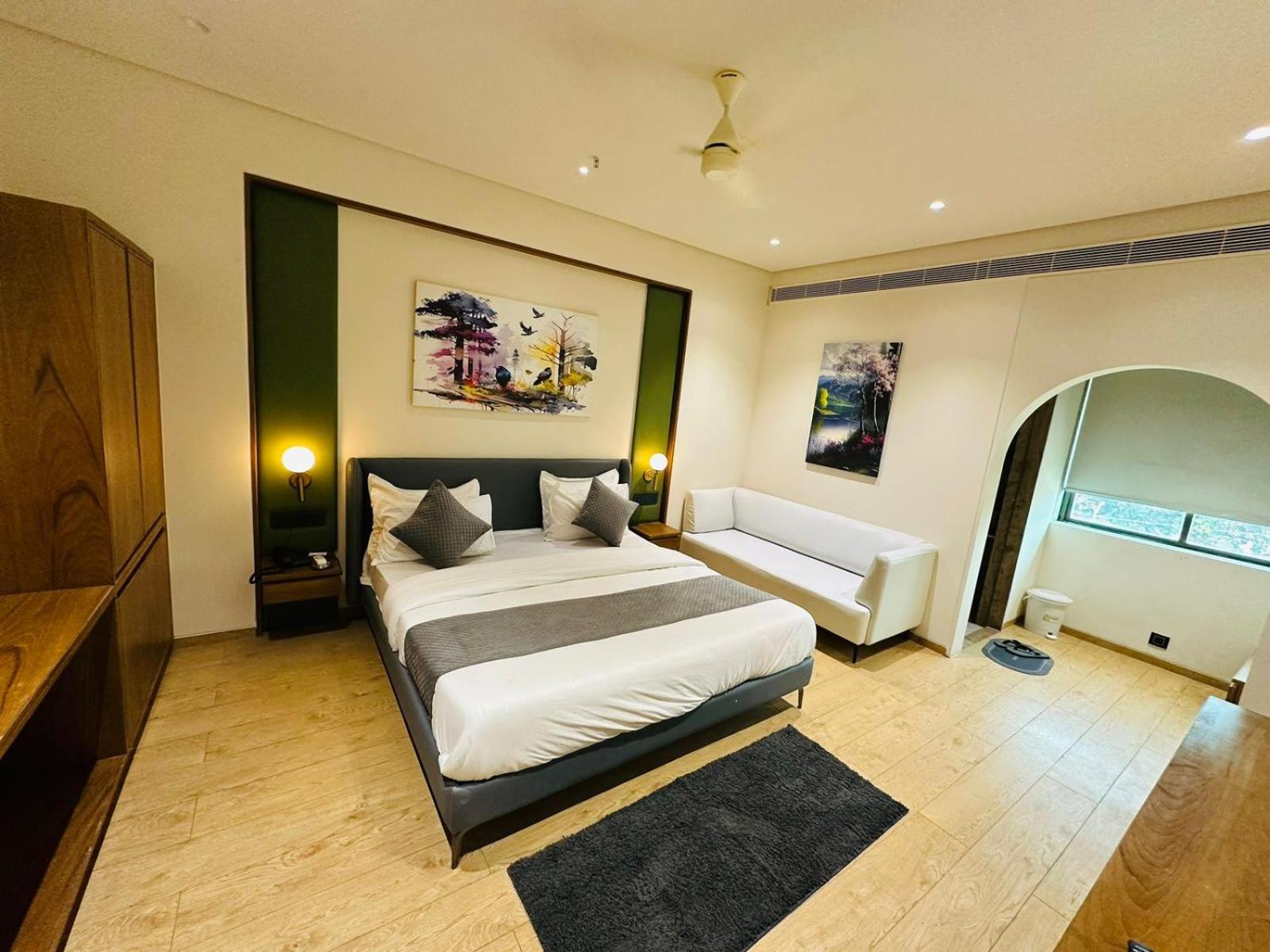 Deluxe Double Or Twin Room photo 3