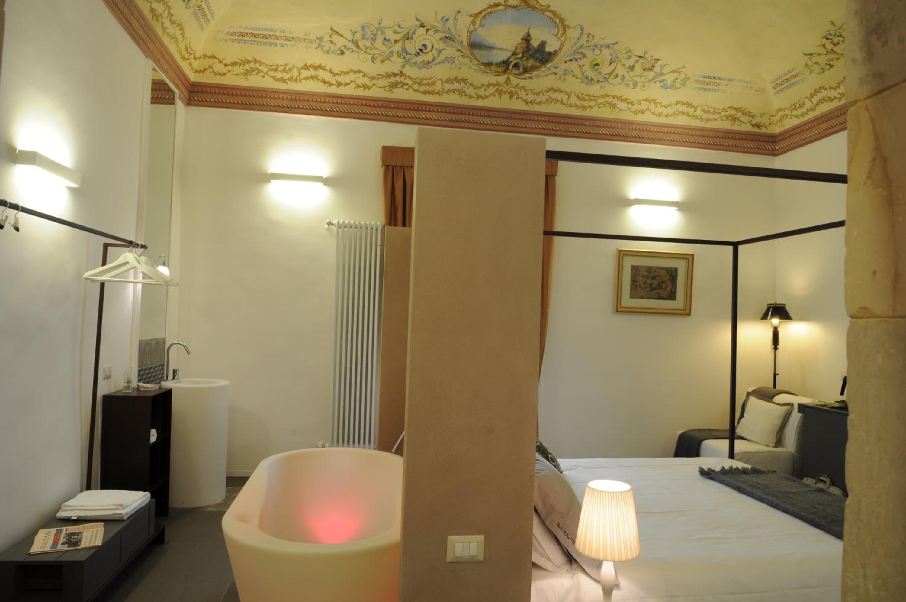 Deluxe Suite photo 3