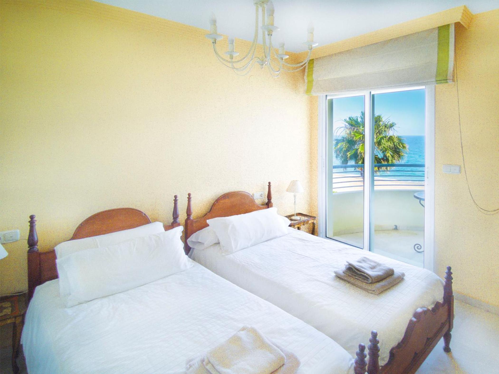 Apartment with Sea View thumbnail 5