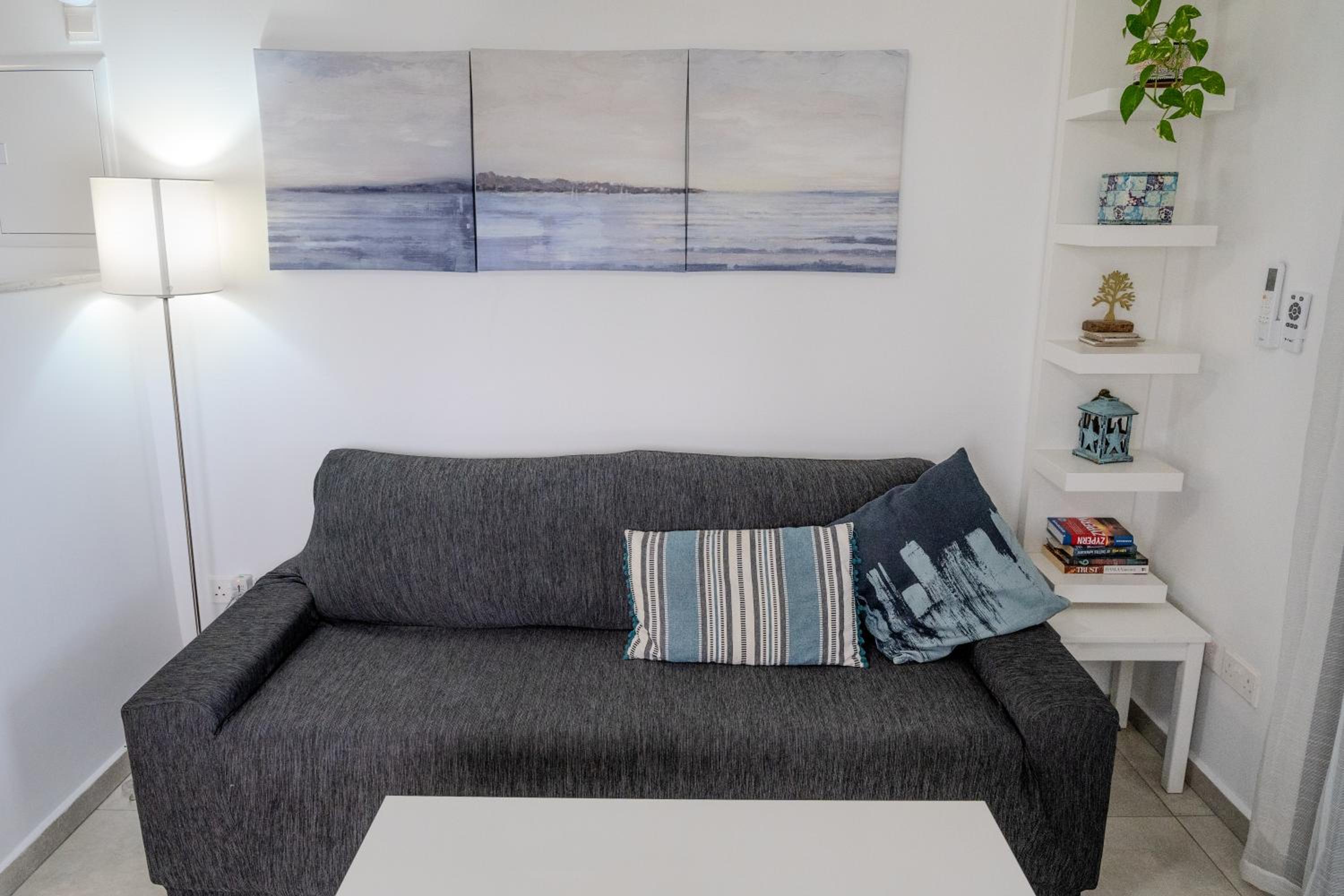 Two-Bedroom House photo 2