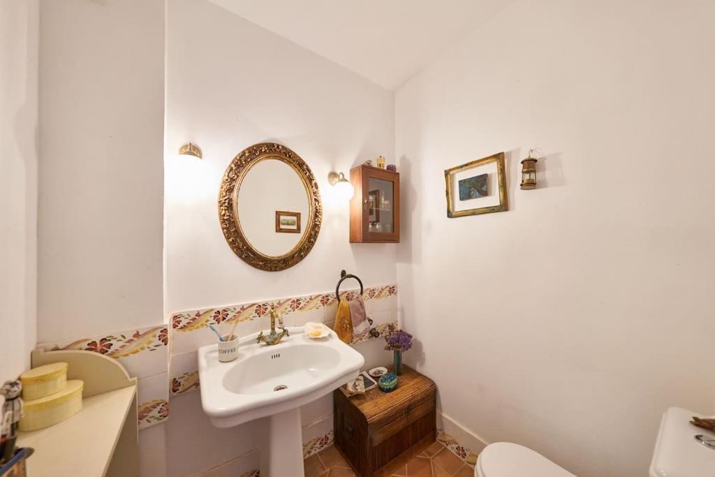 Three-Bedroom House photo 2