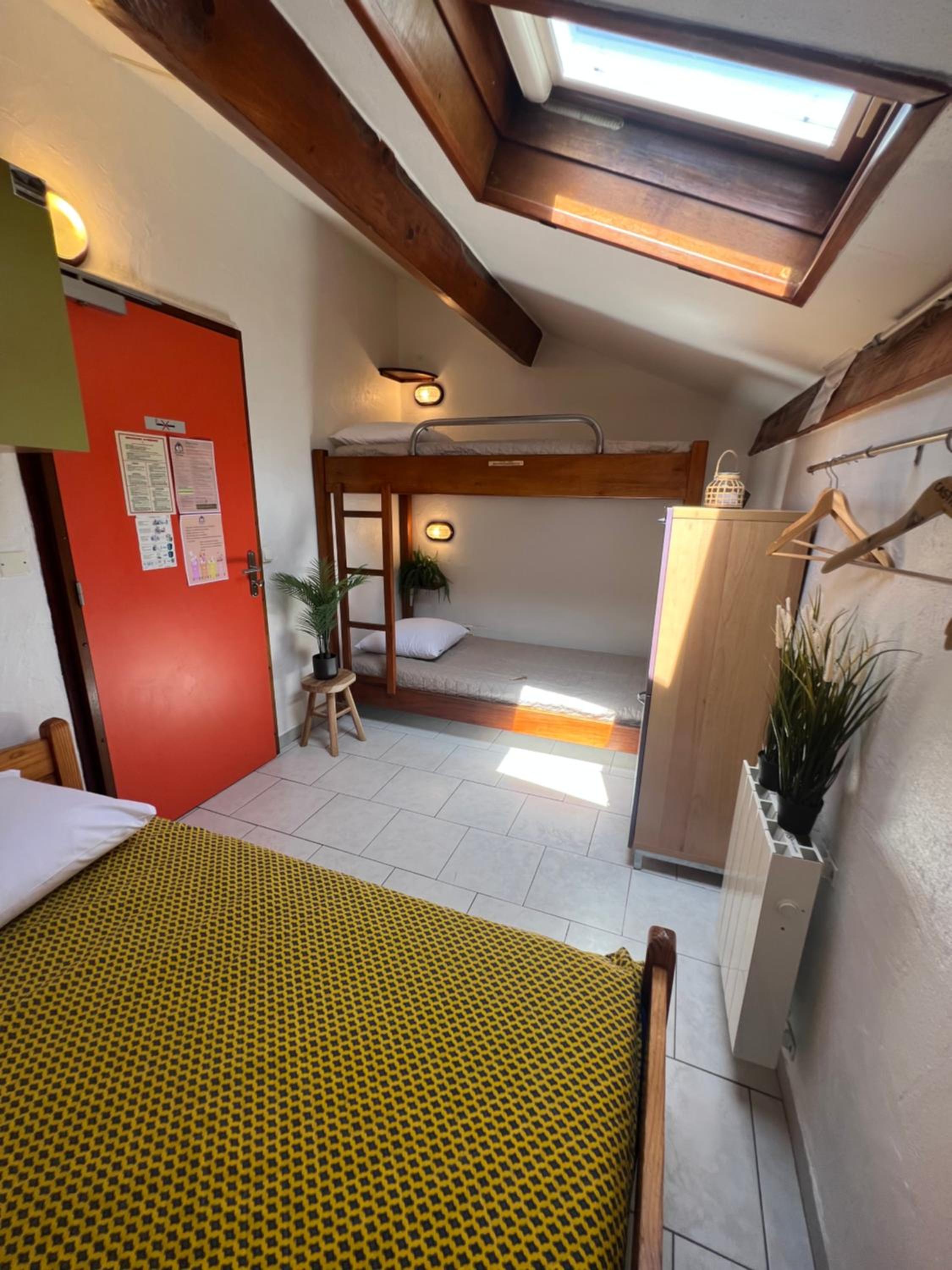 Single Bed in 4-Bed Dormitory Room photo 2