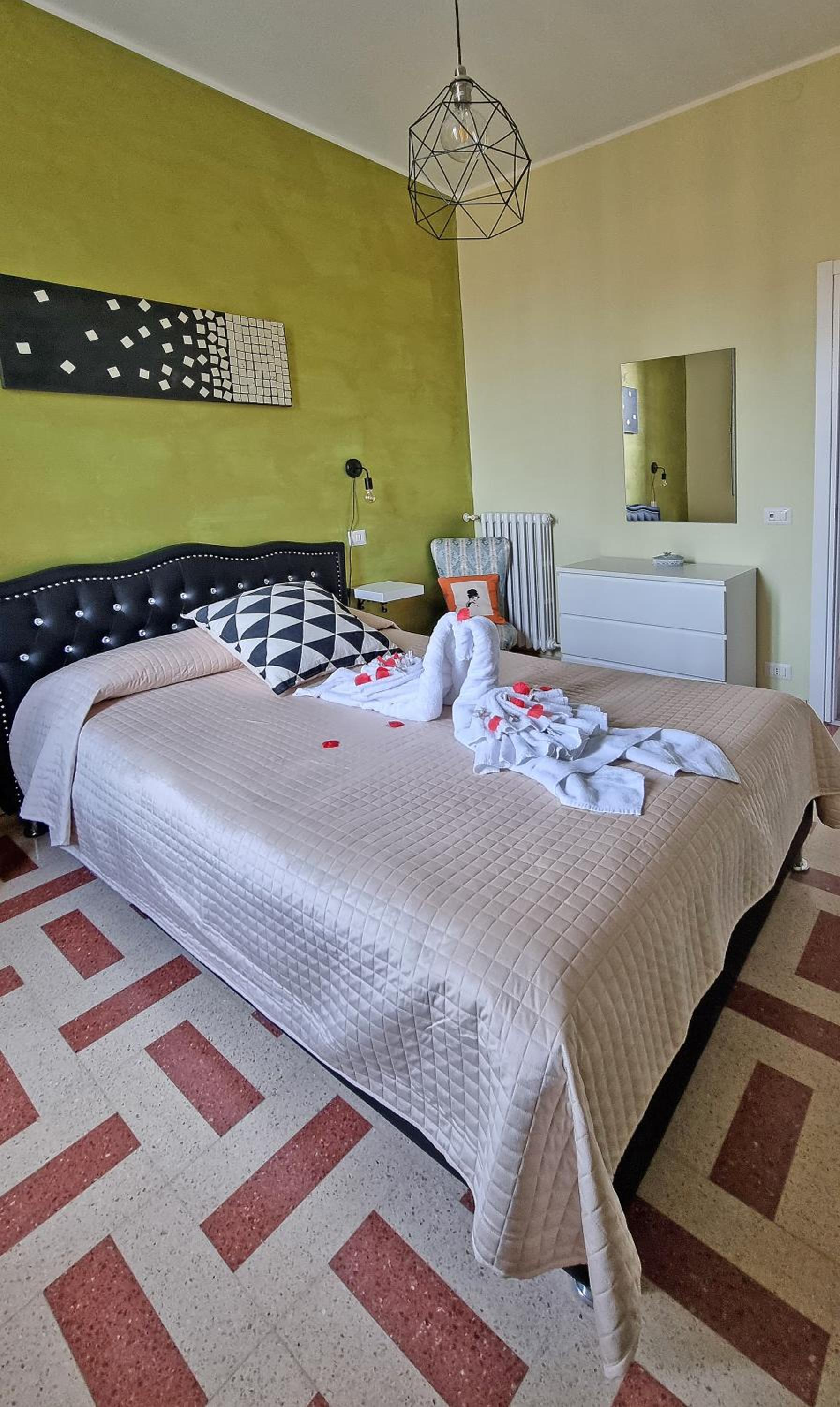 Double Room with Private External Bathroom photo 2