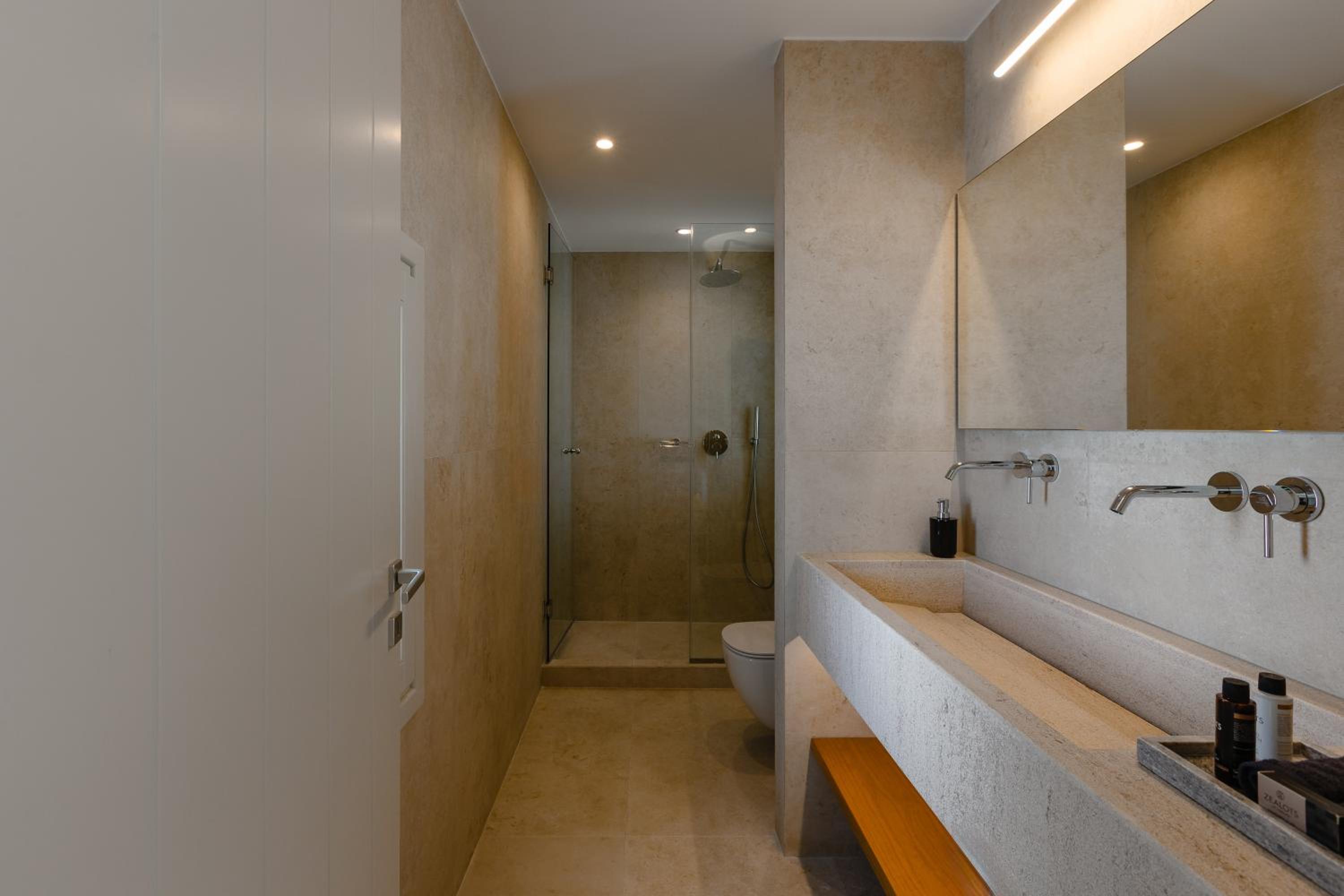 Junior Suite with Private Pool & Heated Outdoor Jetted Τub photo 2