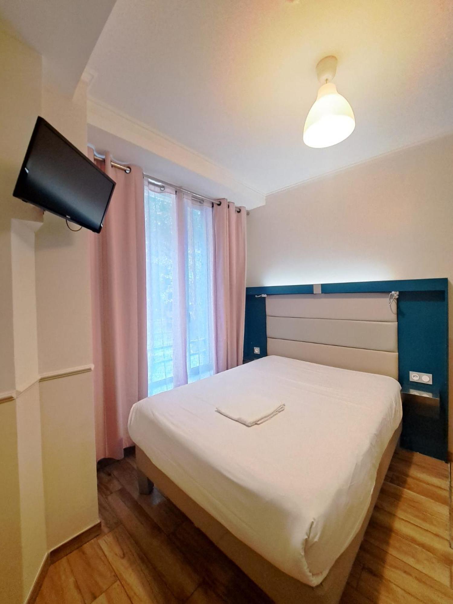 Budget Double Room Ground Floor Street View photo 2