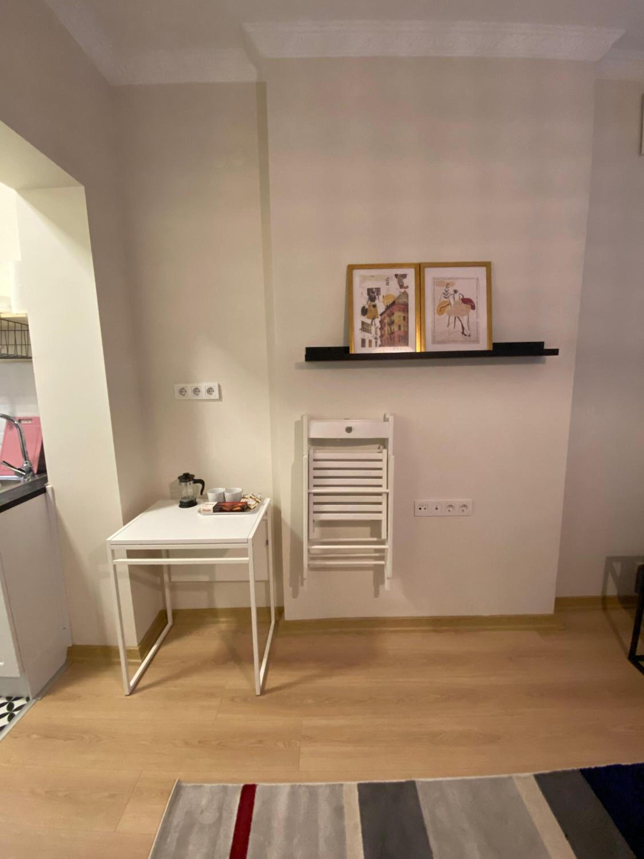 Triple Room with Private Bathroom photo 3