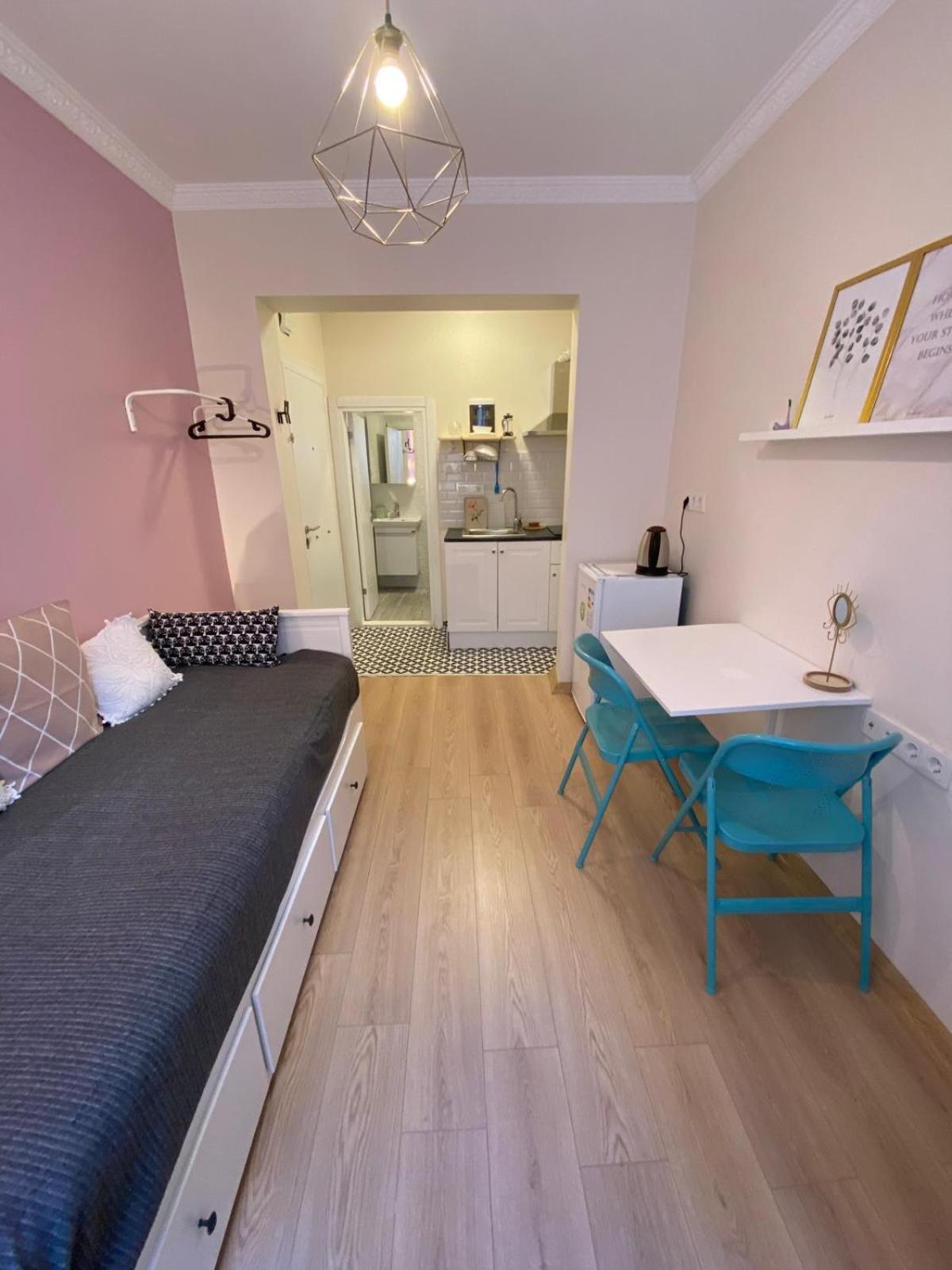 Single Room with Private Bathroom photo 2