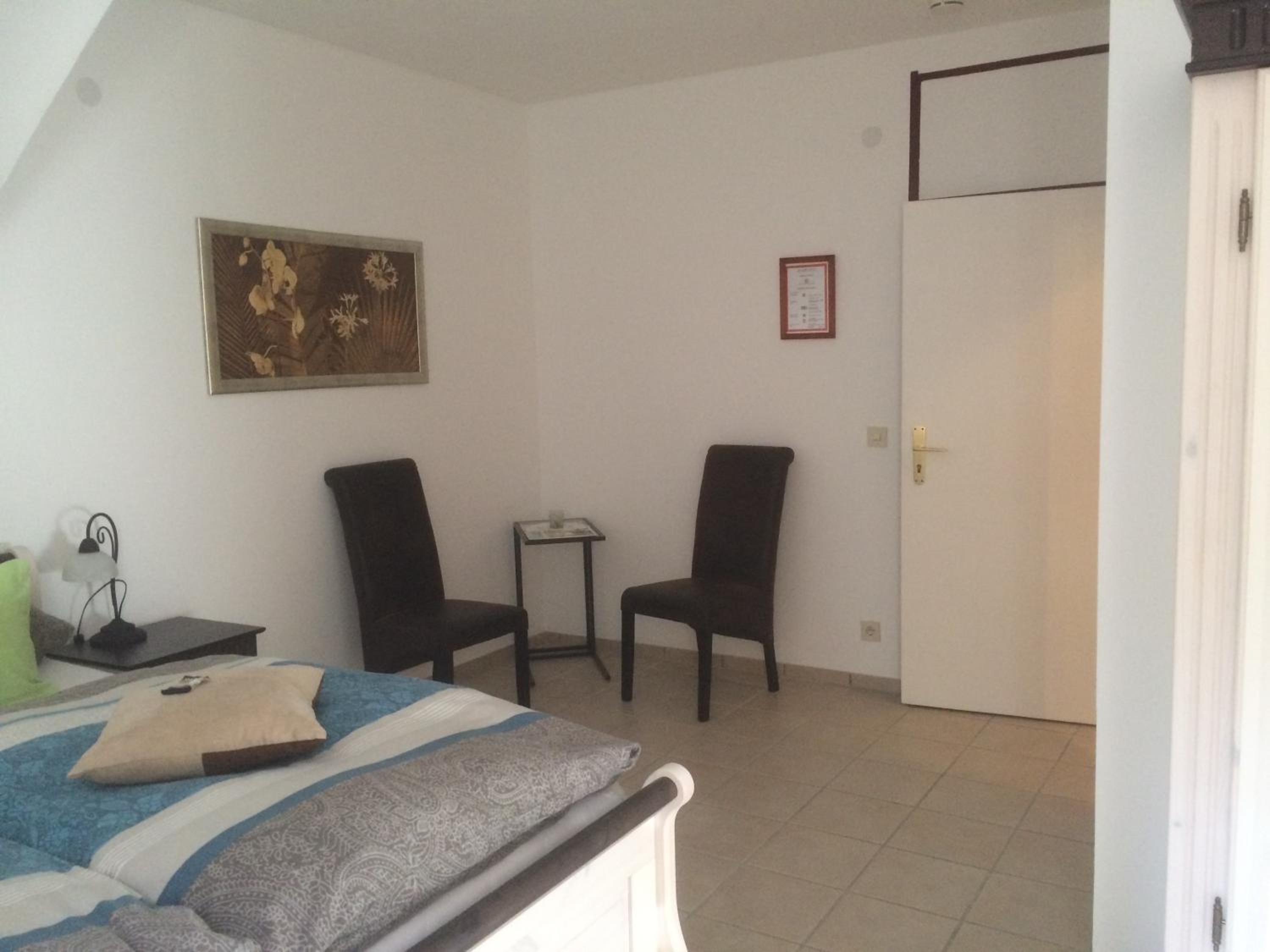 Basic Double Room photo 3