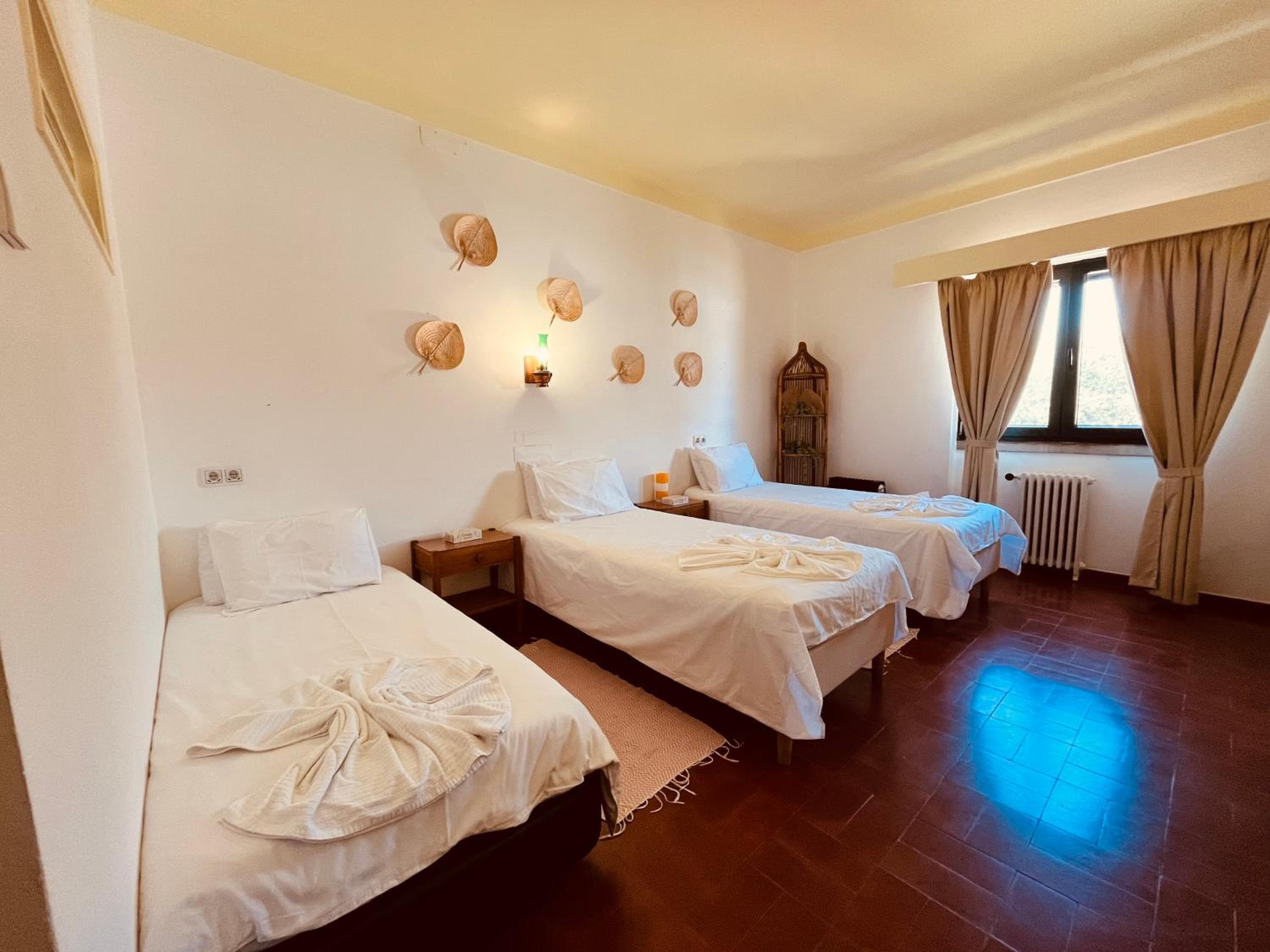 Double Room - Photo 5
