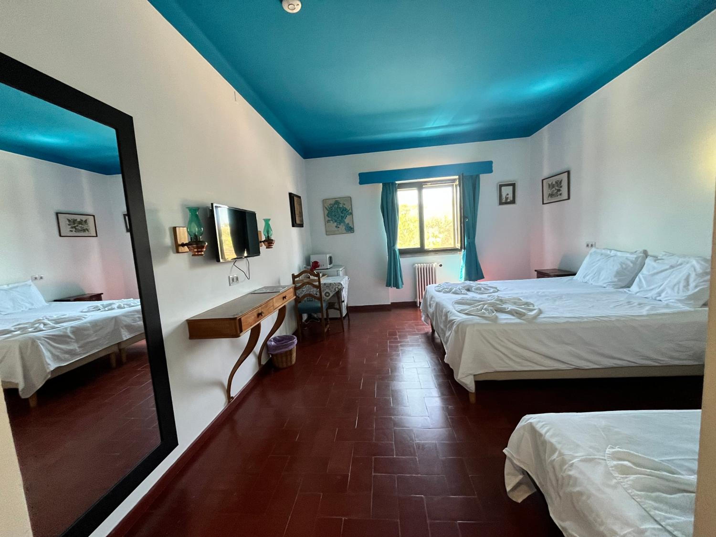 Double Room - Photo 6
