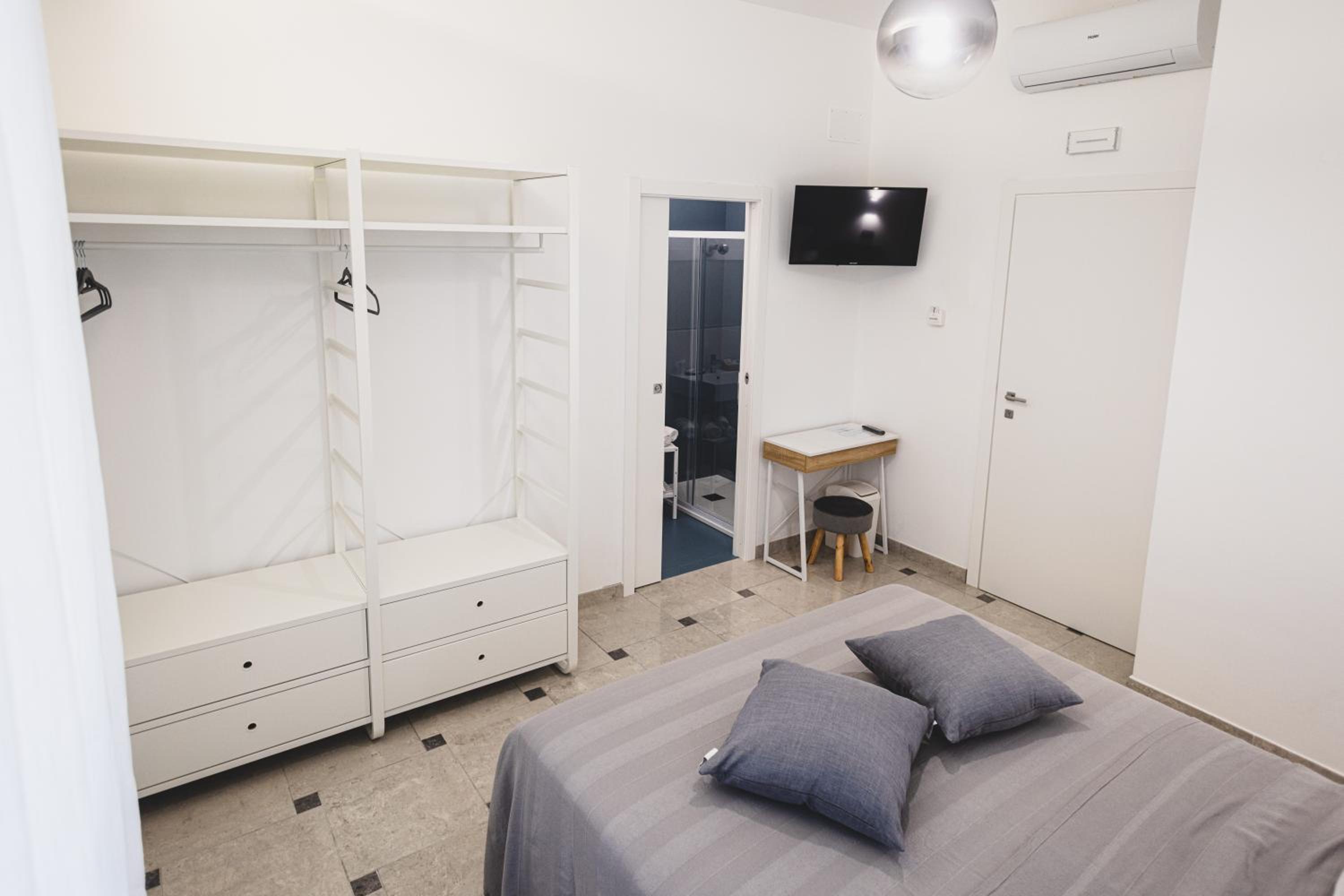 Double Room with Private Bathroom photo 1