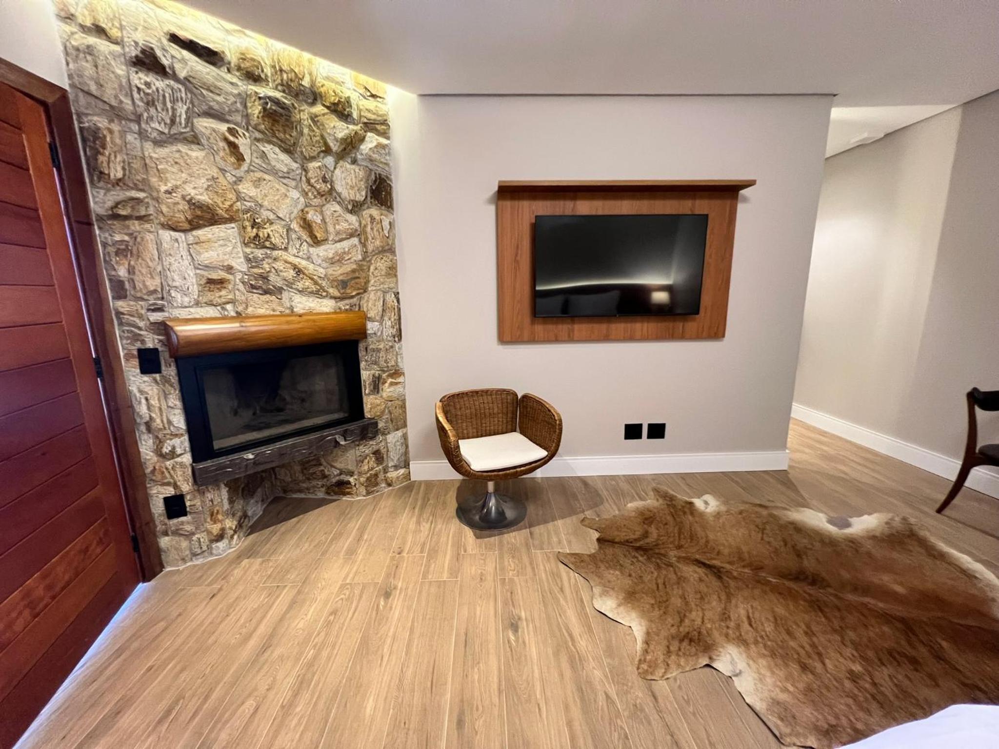 Deluxe Suite with Spa Bath