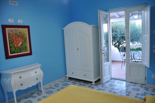 Superior One-Bedroom Apartment with Sea View