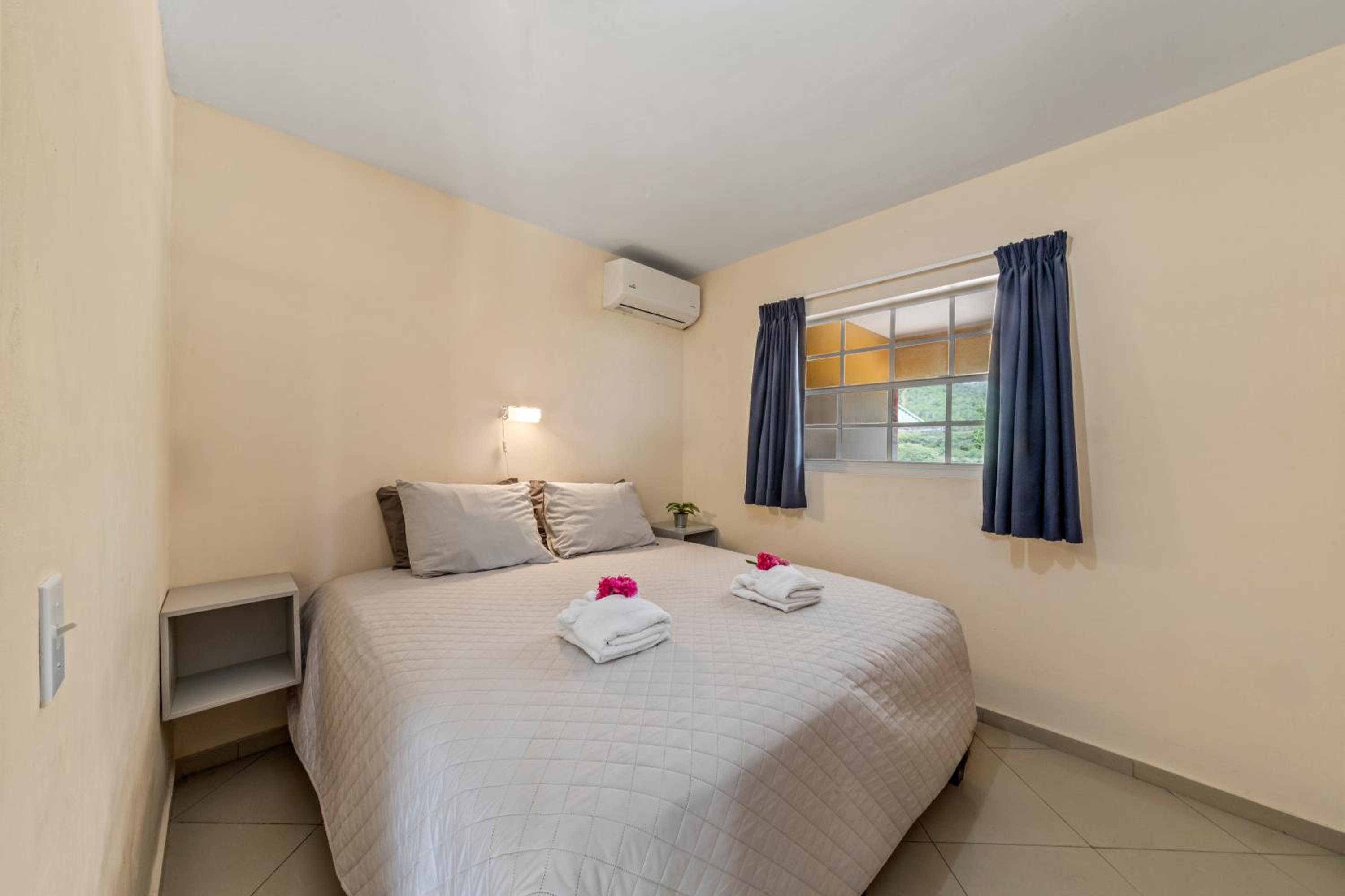 Three-Bedroom Villa photo 2