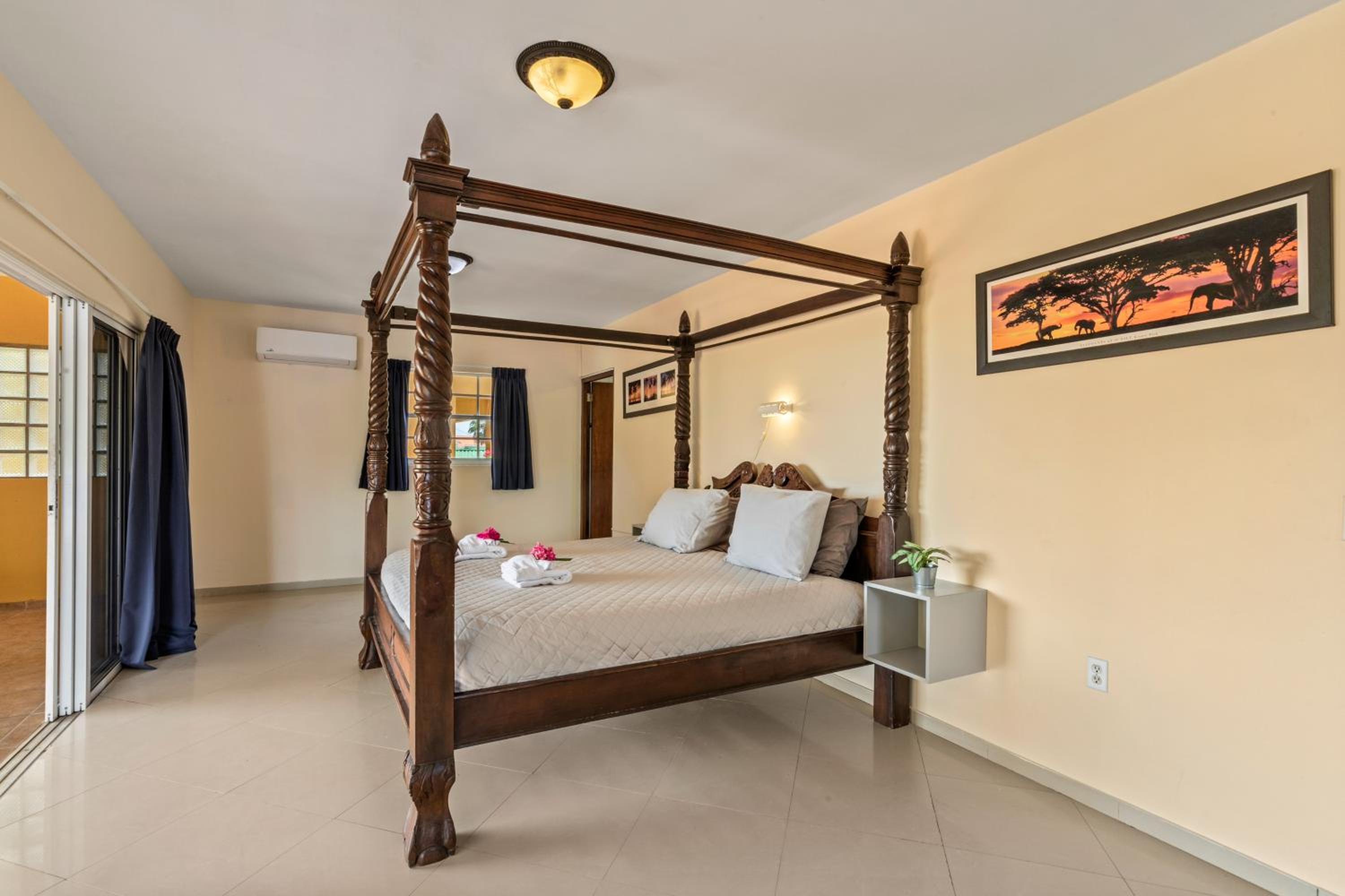 Three-Bedroom Villa photo 3