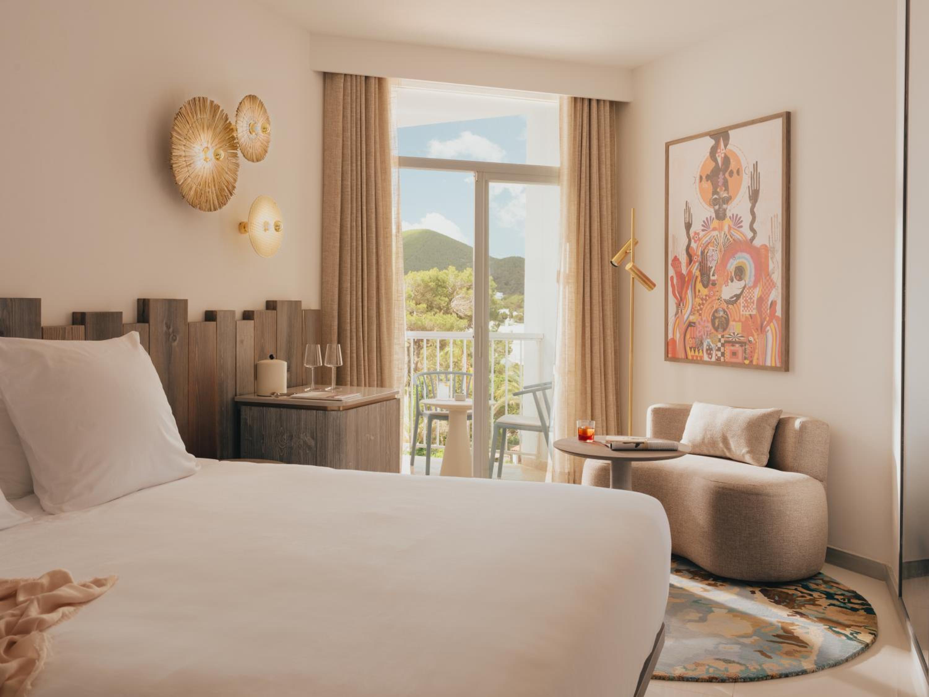 Superior King Room with Mountain View photo 3