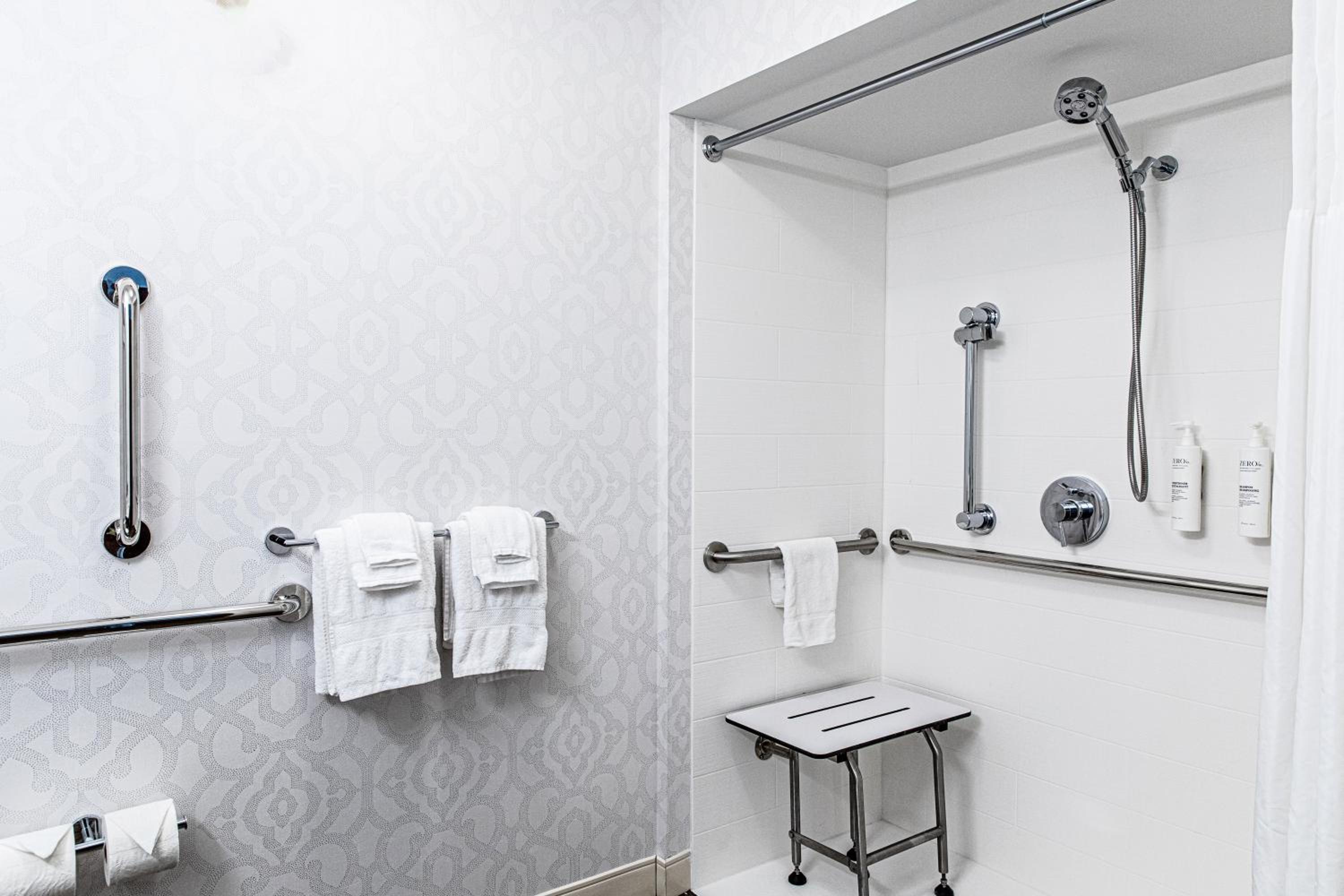 King Room - Disability Access/Non-Smoking - Photo 10