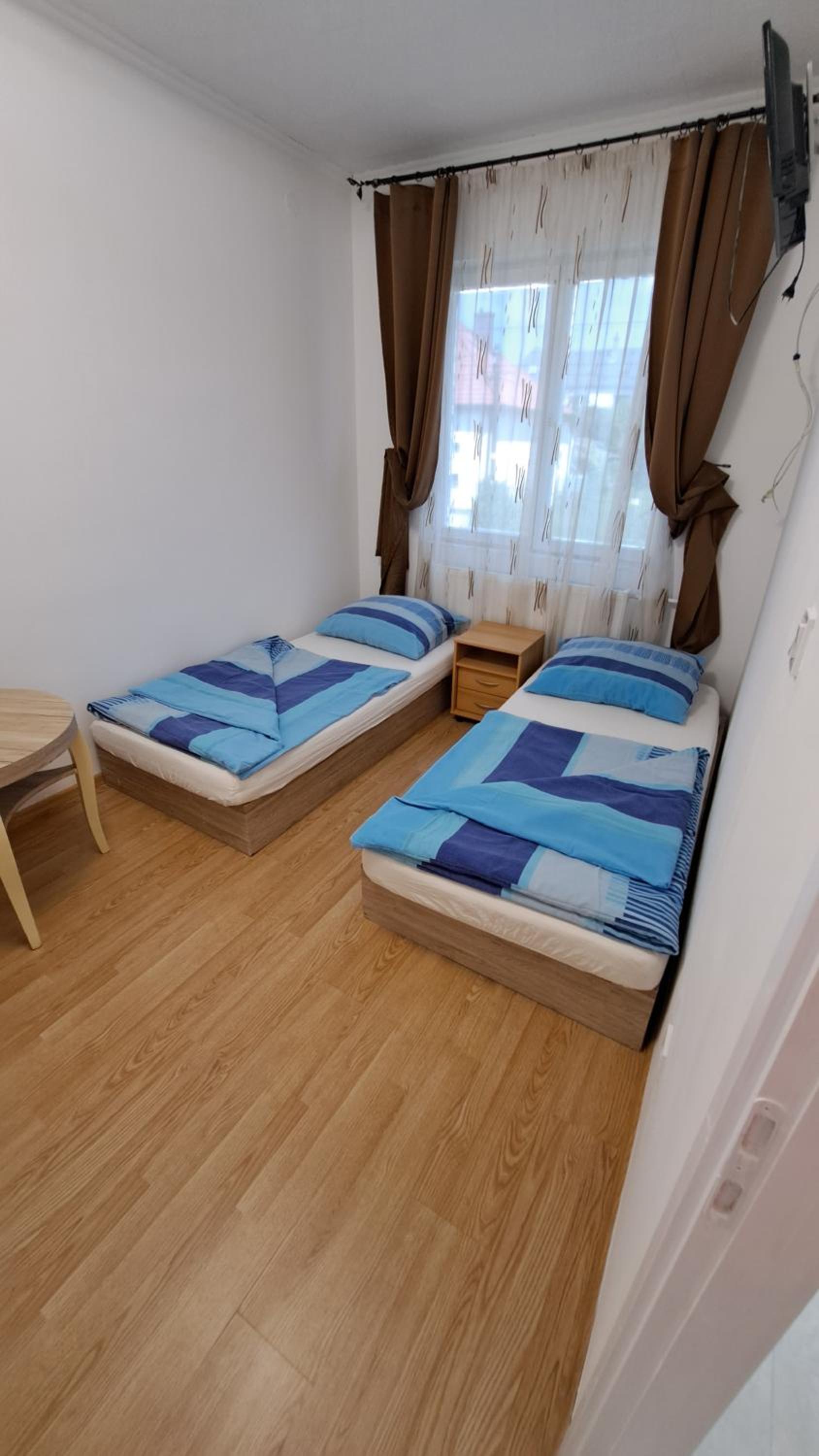 Twin Room - Photo 1