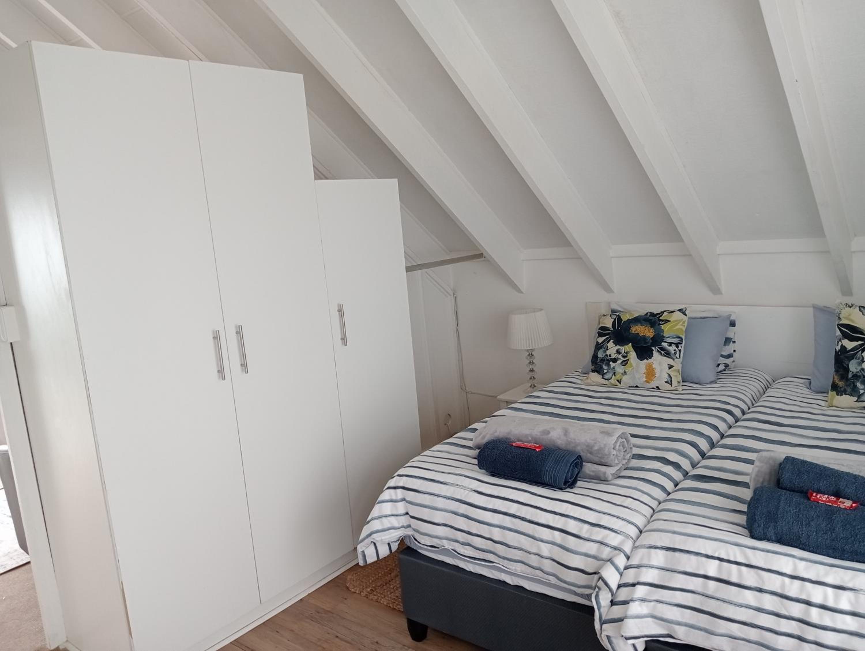 Standard Twin Room photo 3