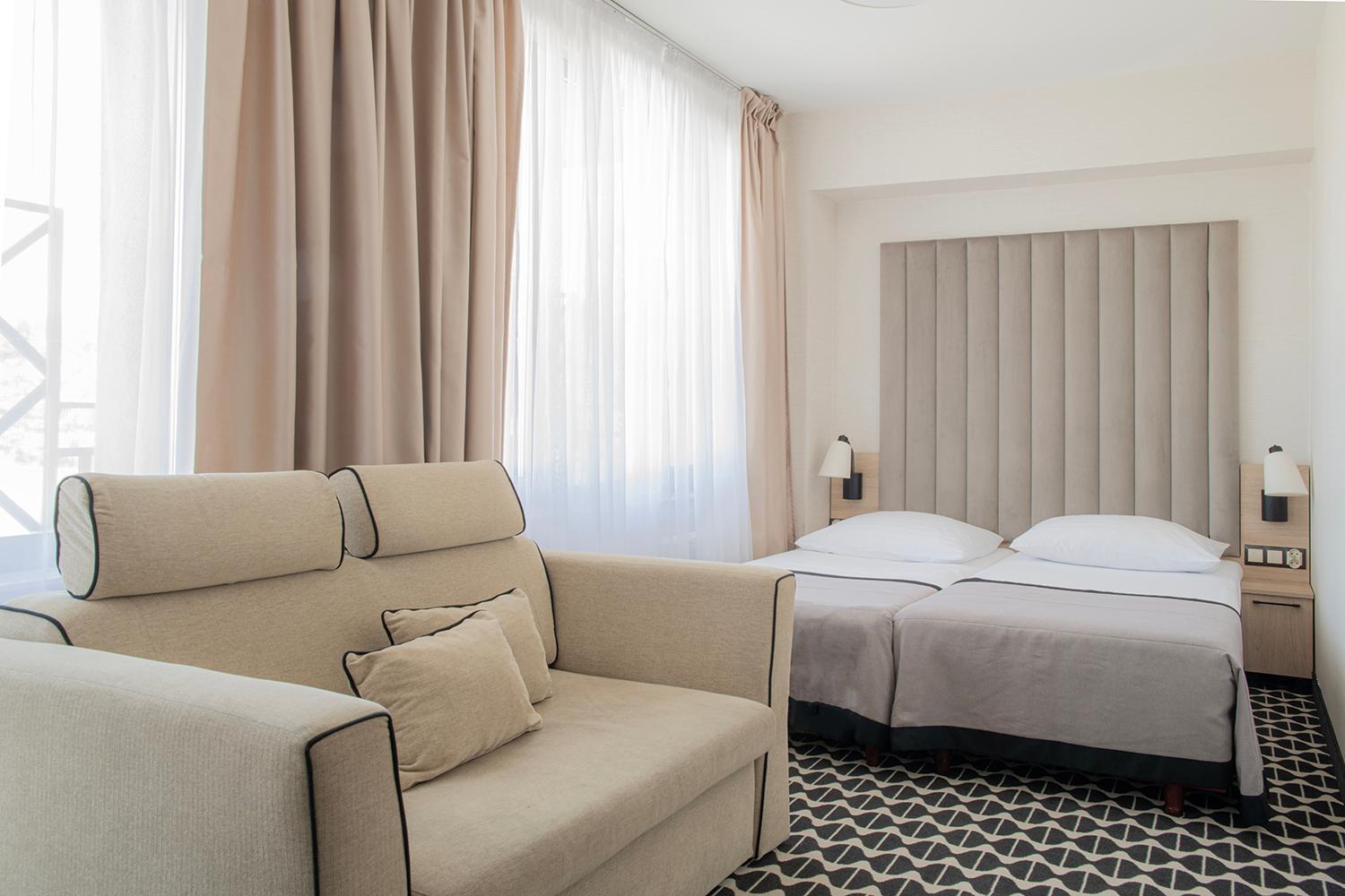Large Premium Double or Twin Room - Photo 1